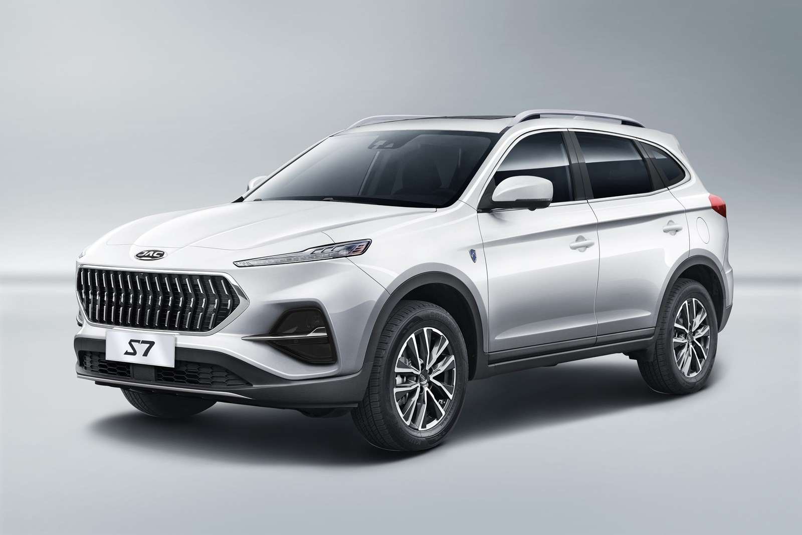 Автосалон: Jac S7