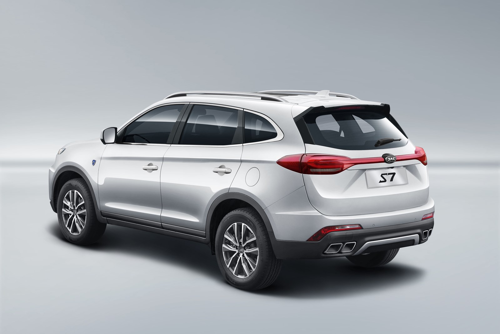 Автосалон: Jac S7