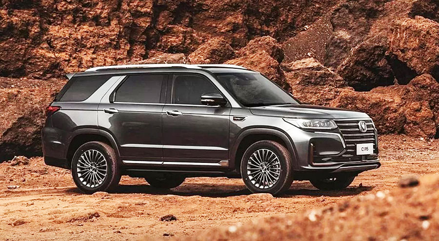 Автосалон: Changan CS95