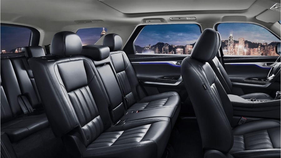 Автосалон: Changan CS95