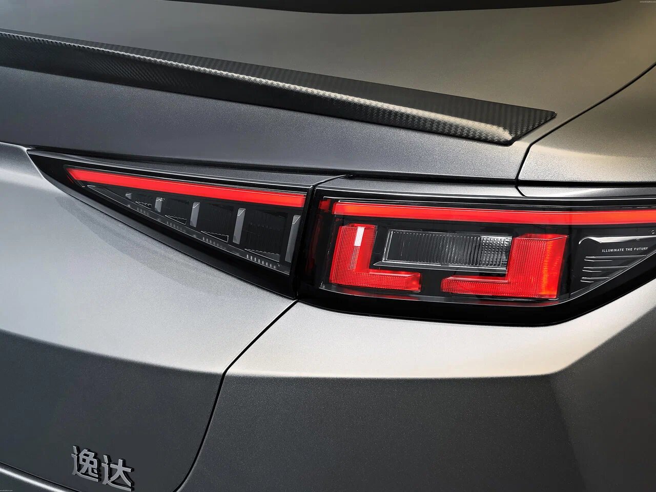 Автосалон: Changan Lamore