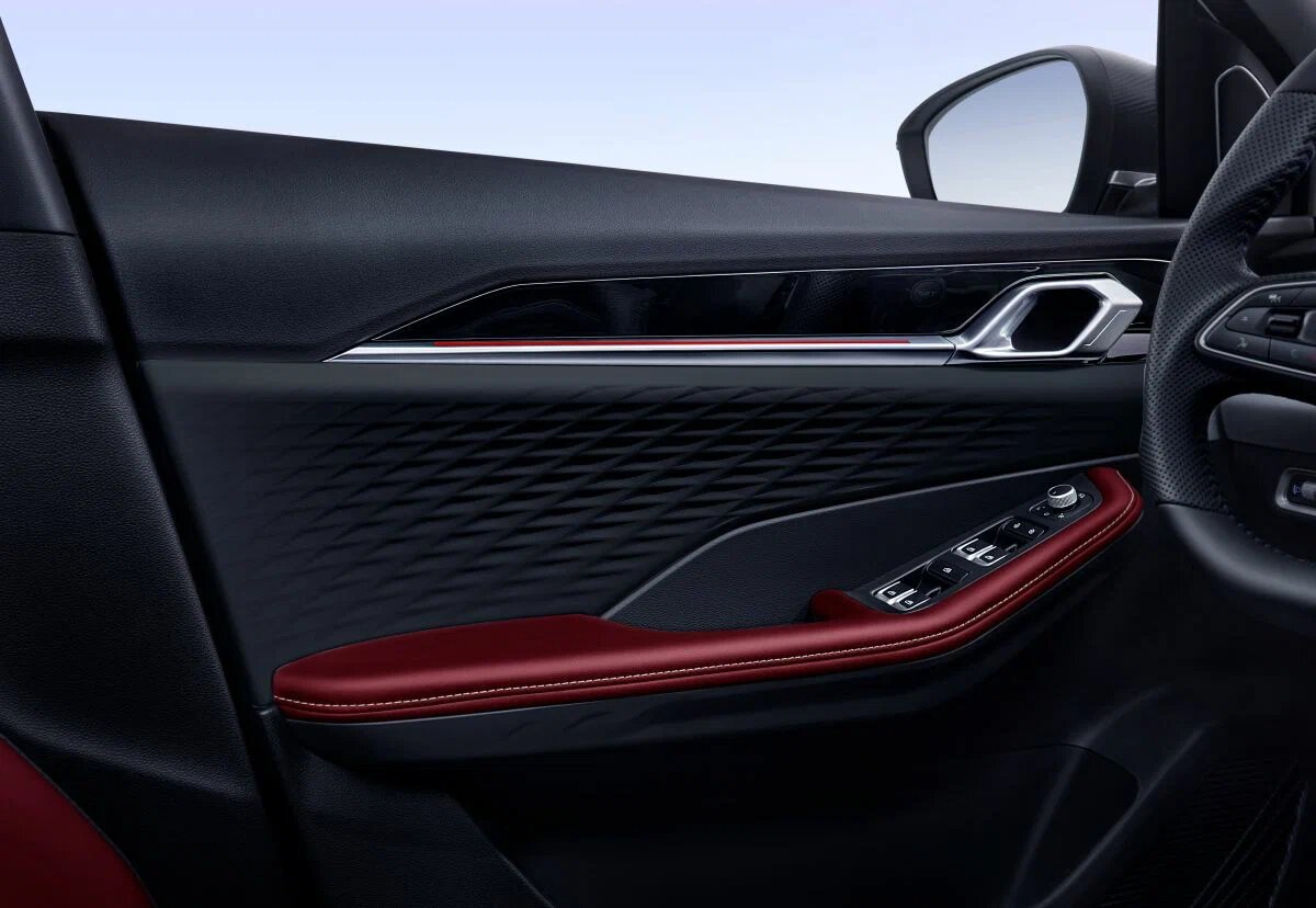 Автосалон: Geely Coolray New