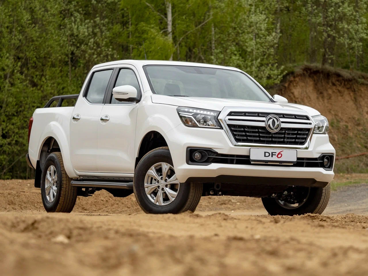 Автосалон: Dongfeng DF6