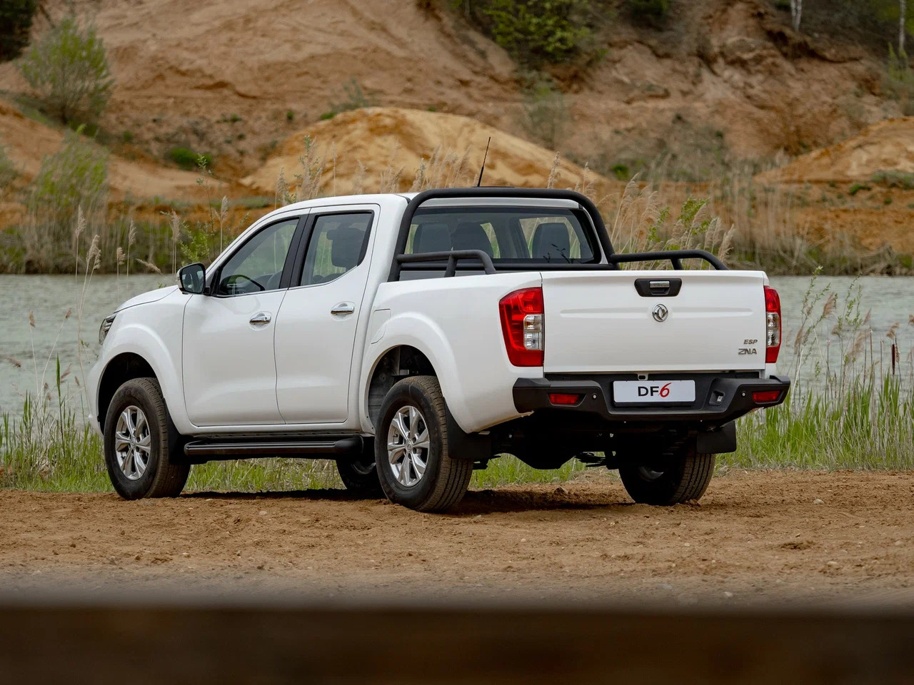Автосалон: Dongfeng DF6
