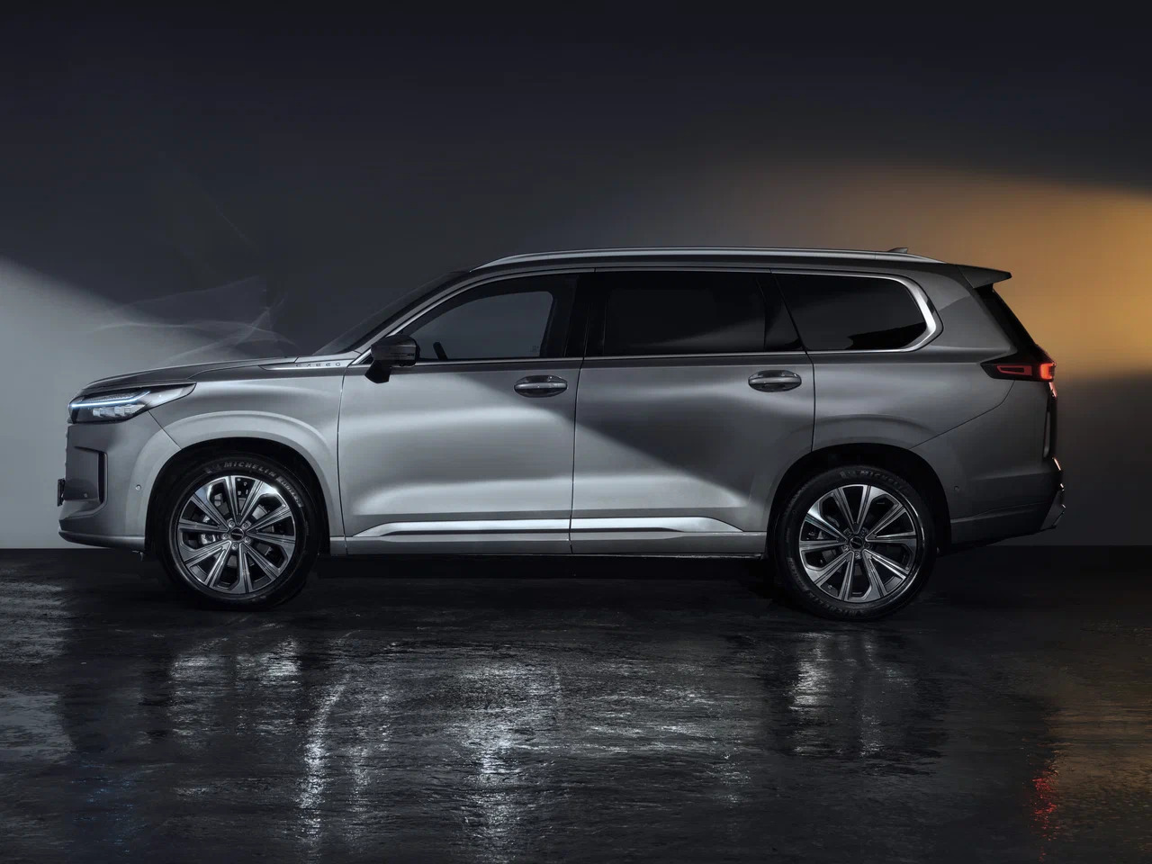 Автосалон: Exeed VX New