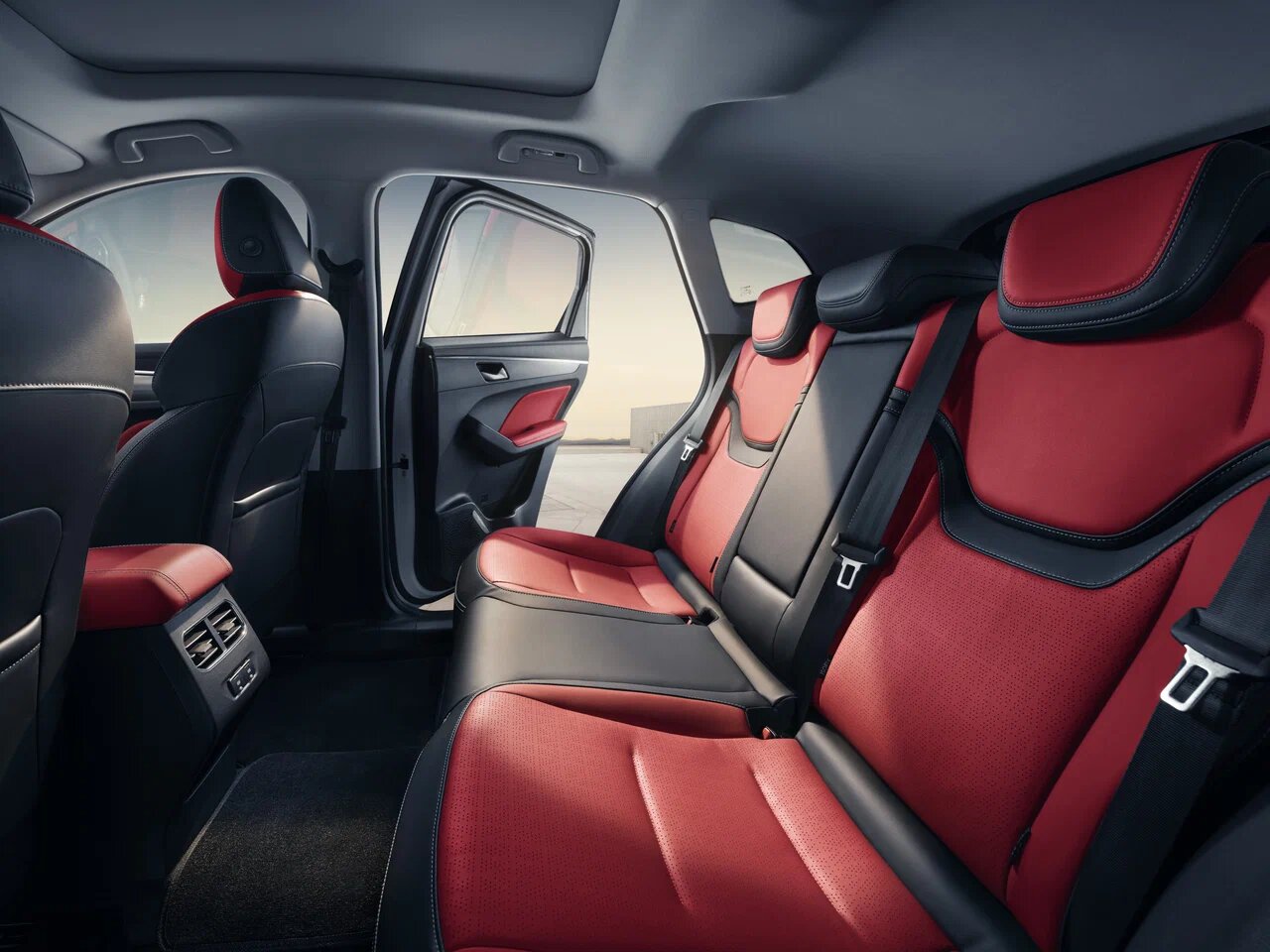 Автосалон: Haval New Jolion