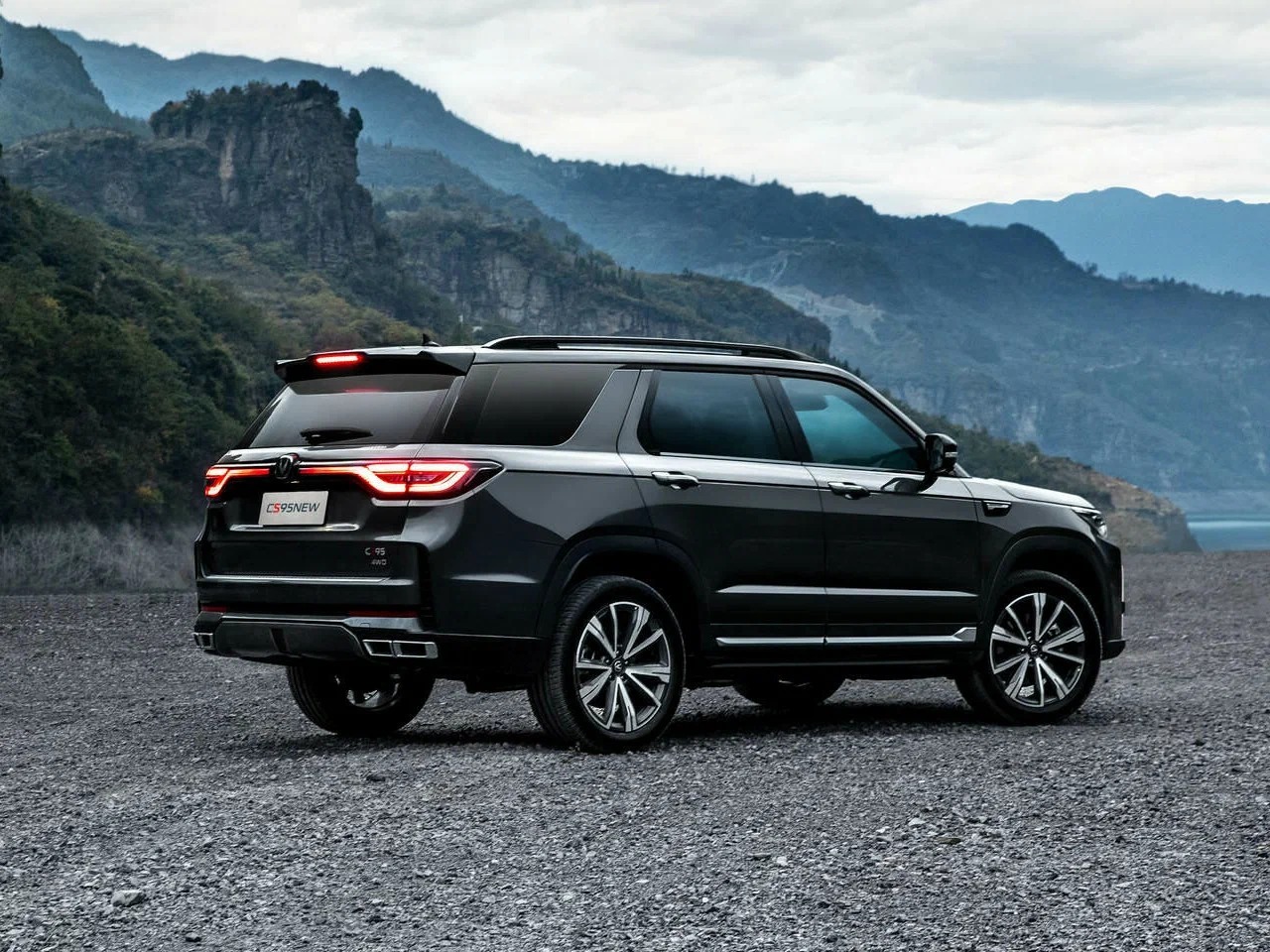 Автосалон: Changan CS95 NEW