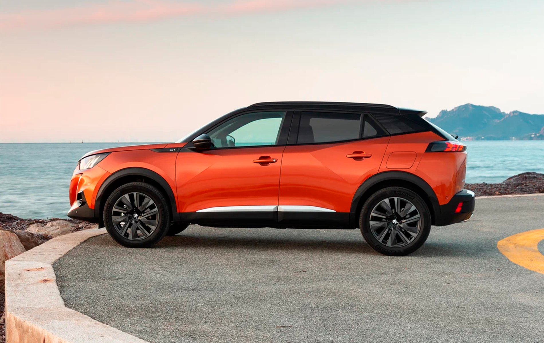 Автосалон: Peugeot 2008