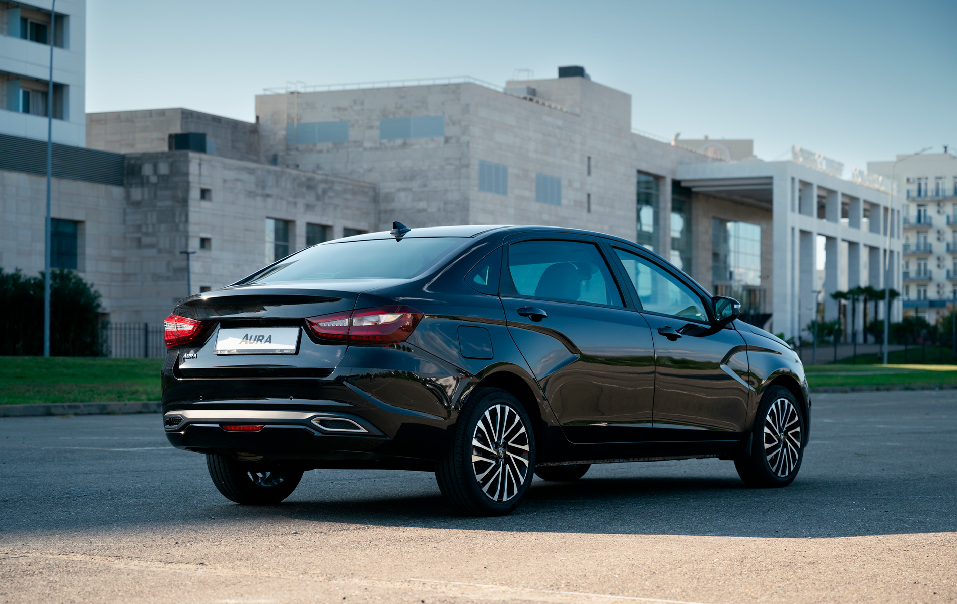 Автосалон: Lada Aura