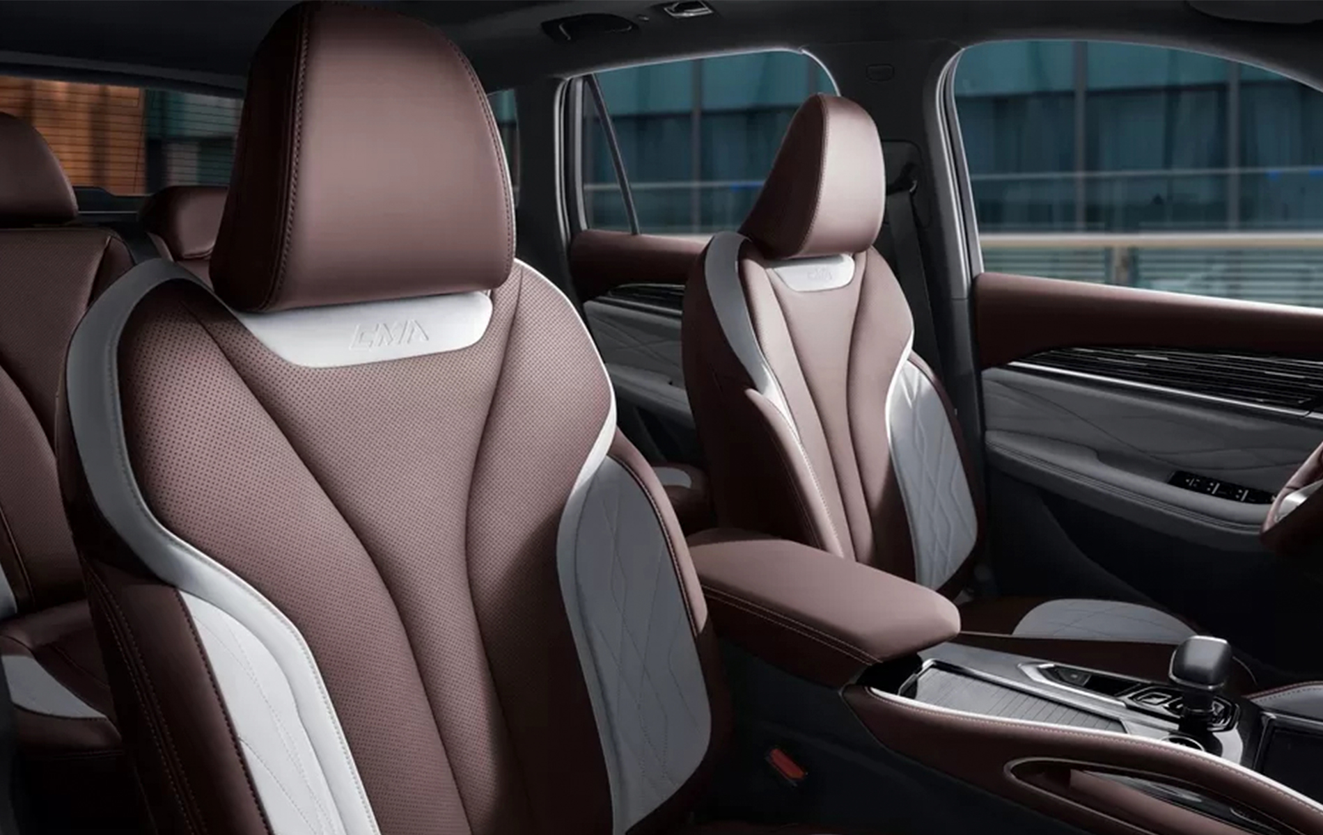 Автосалон: Geely Monjaro New