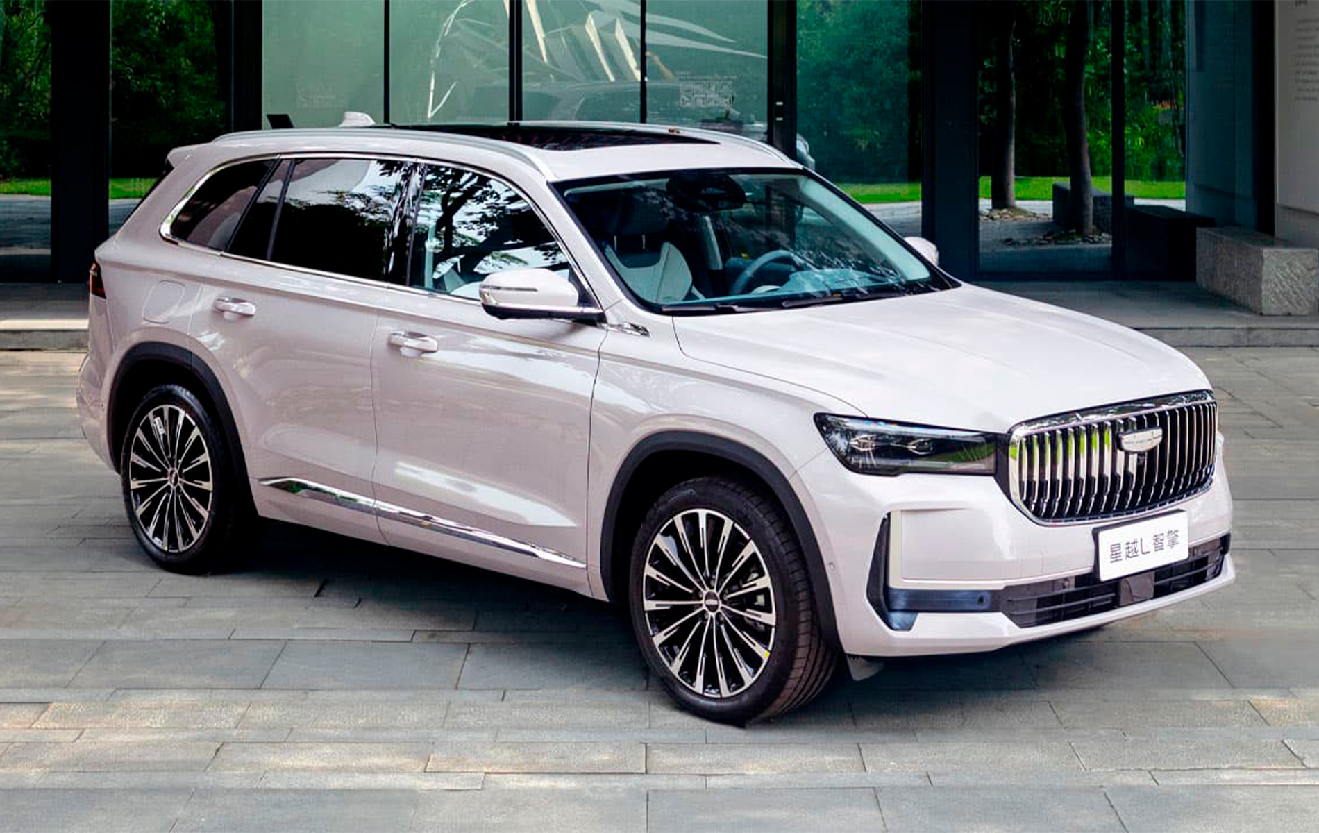 Автосалон: Geely Monjaro New