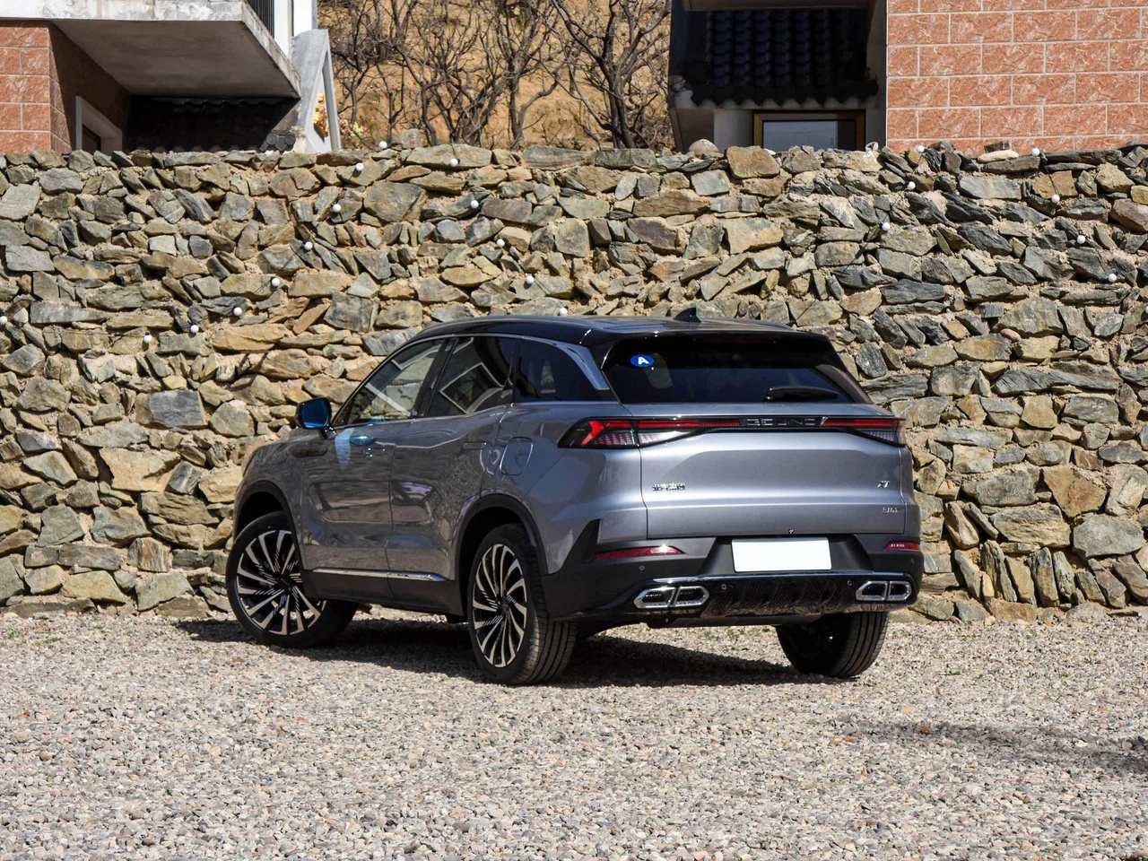 Автосалон: Baic X75