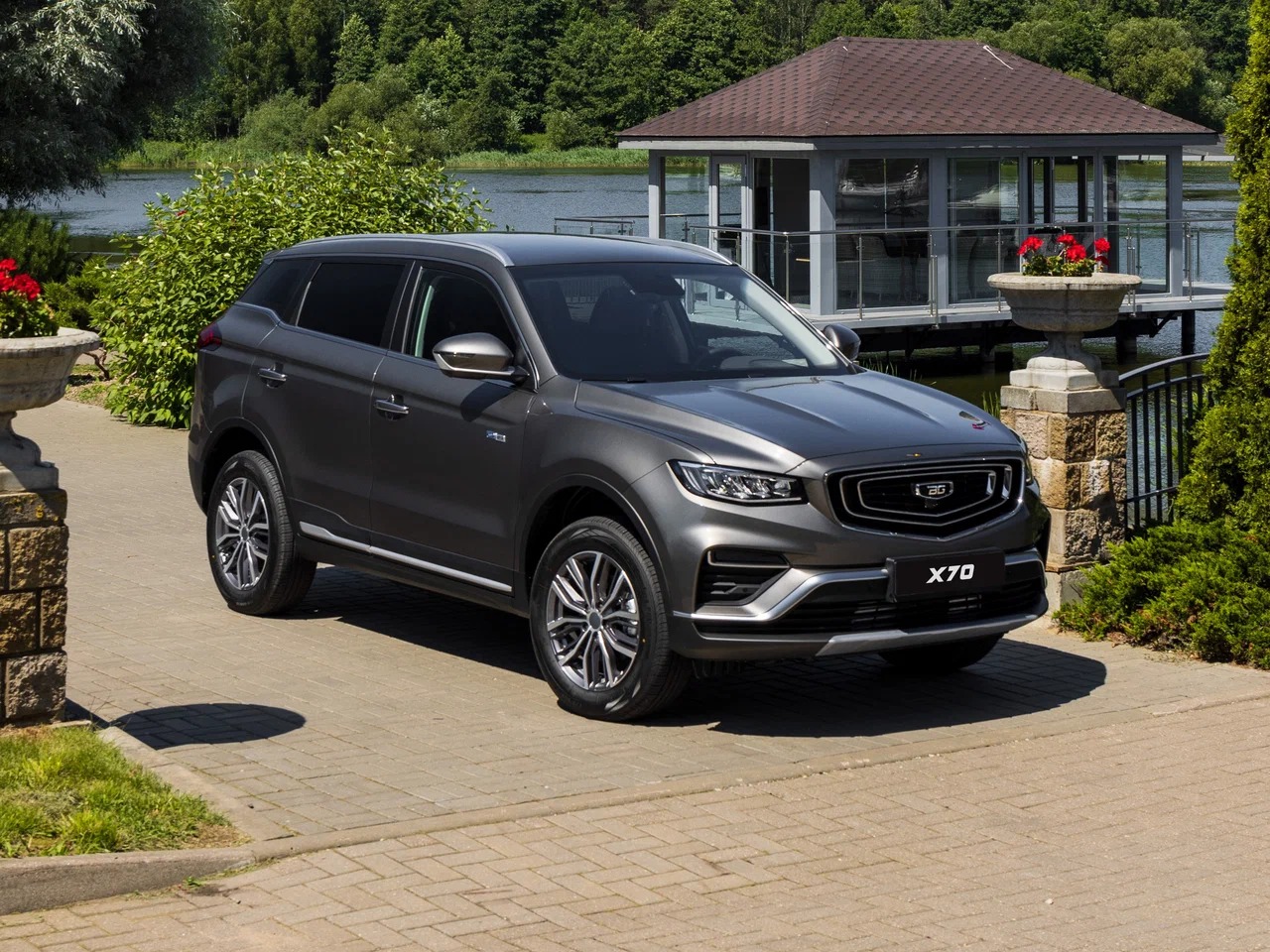 Автосалон: Belgee X70