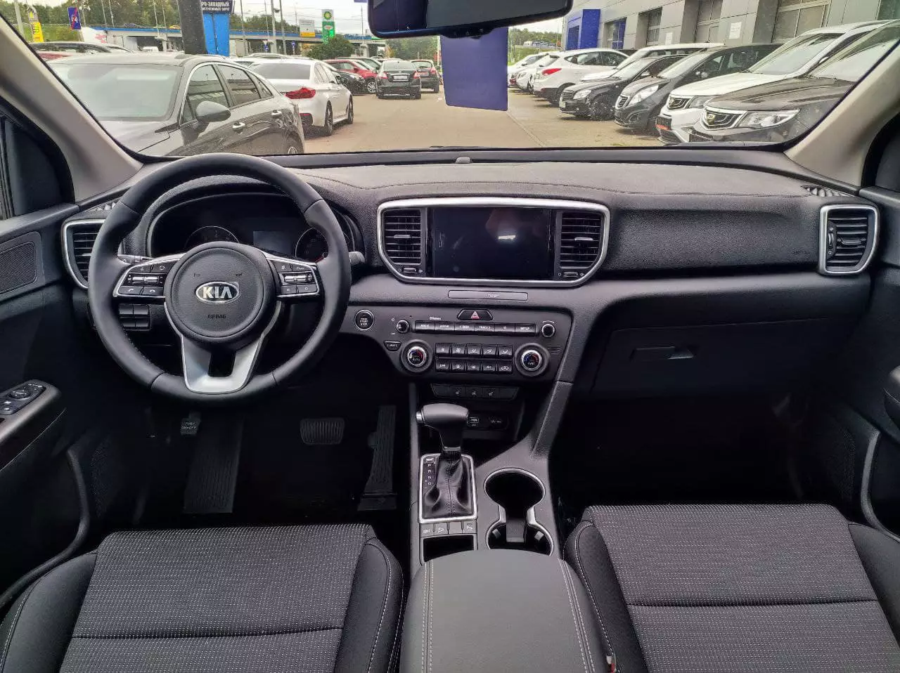 Автосалон:
