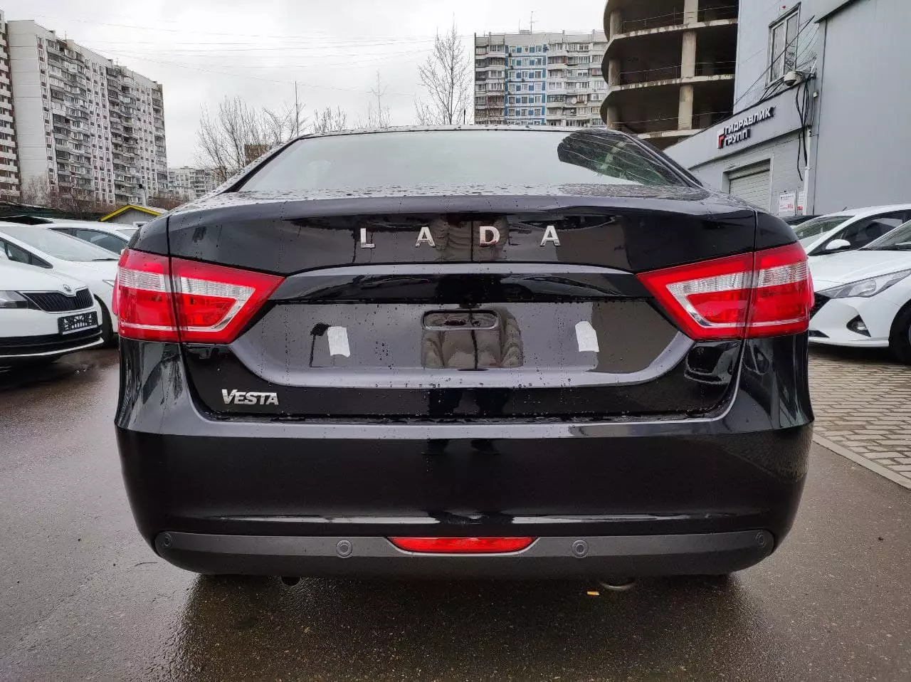 Автосалон: Lada Vesta