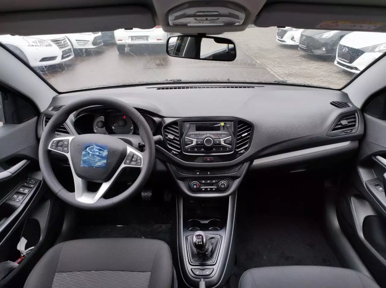 Автосалон: Lada Vesta
