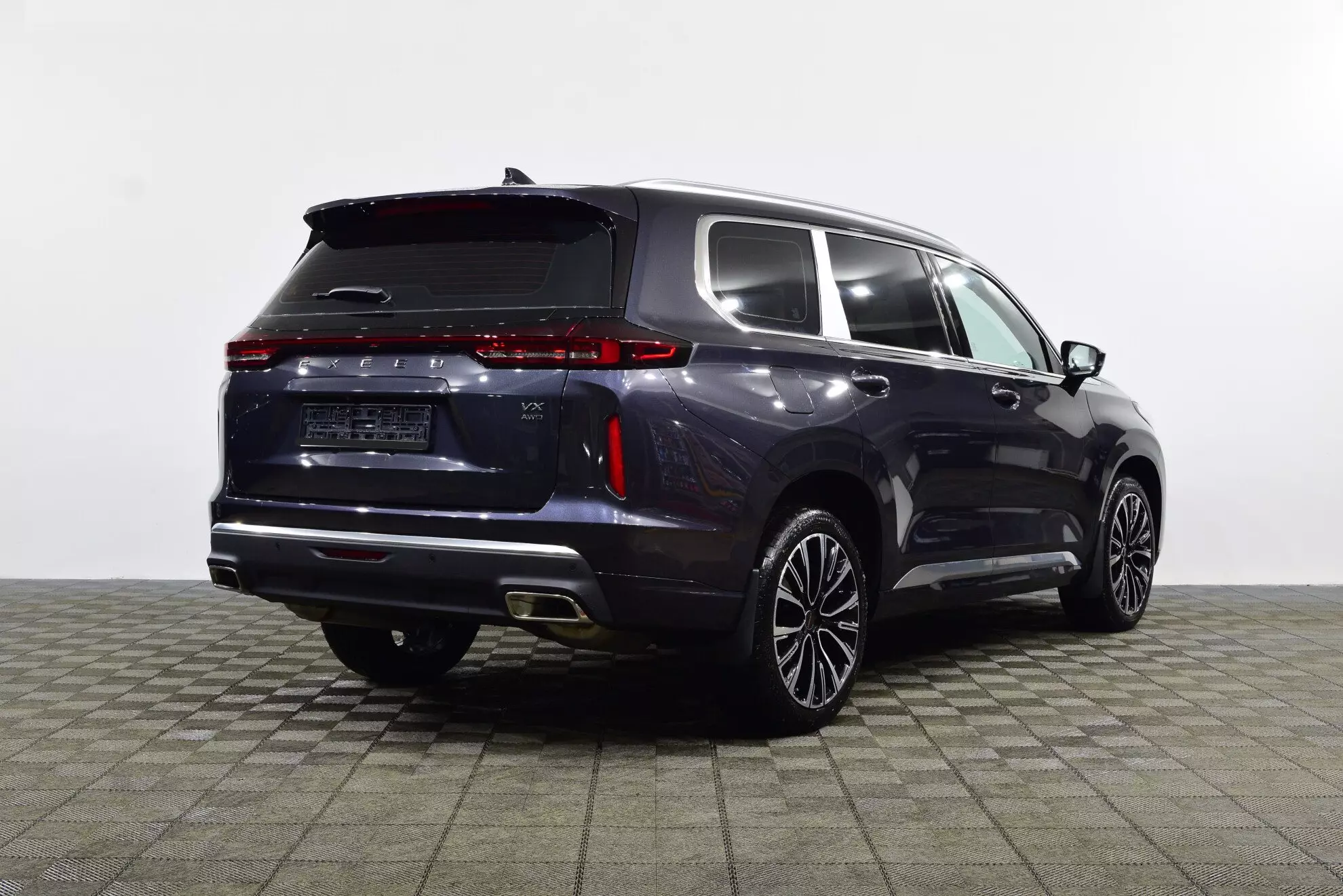 Автосалон: Exeed VX
