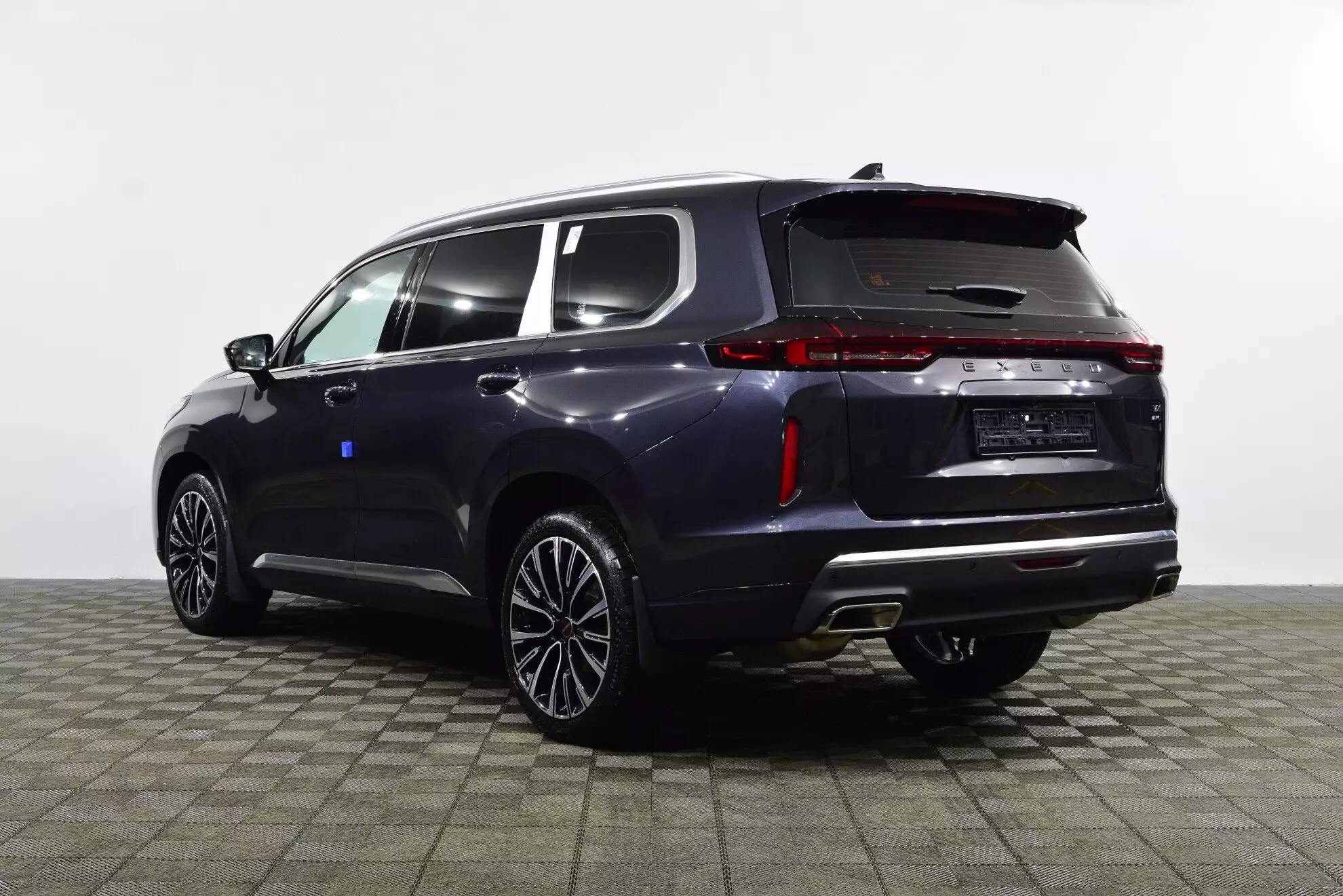 Автосалон: Exeed VX