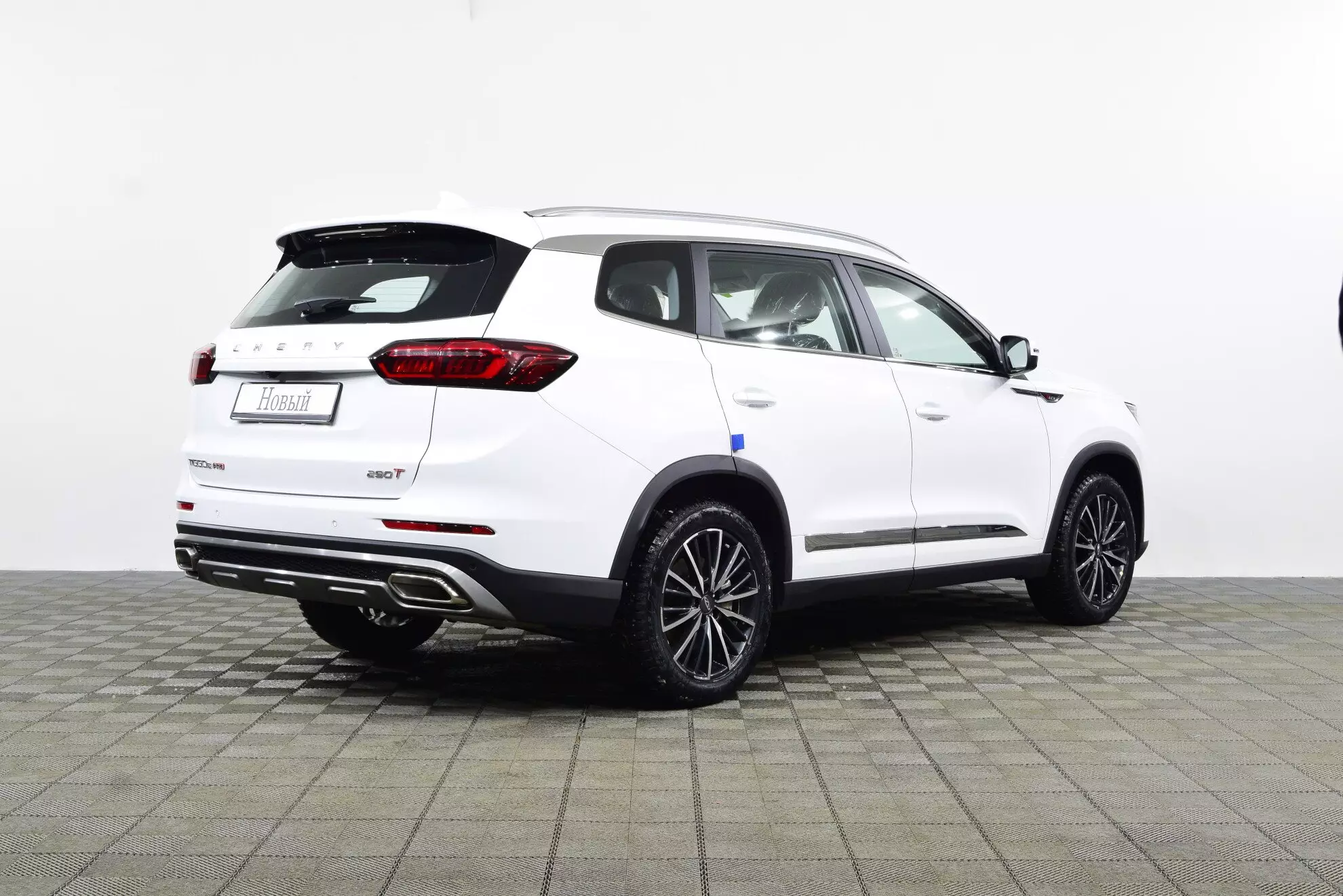 Автосалон: Chery Tiggo 8 Pro