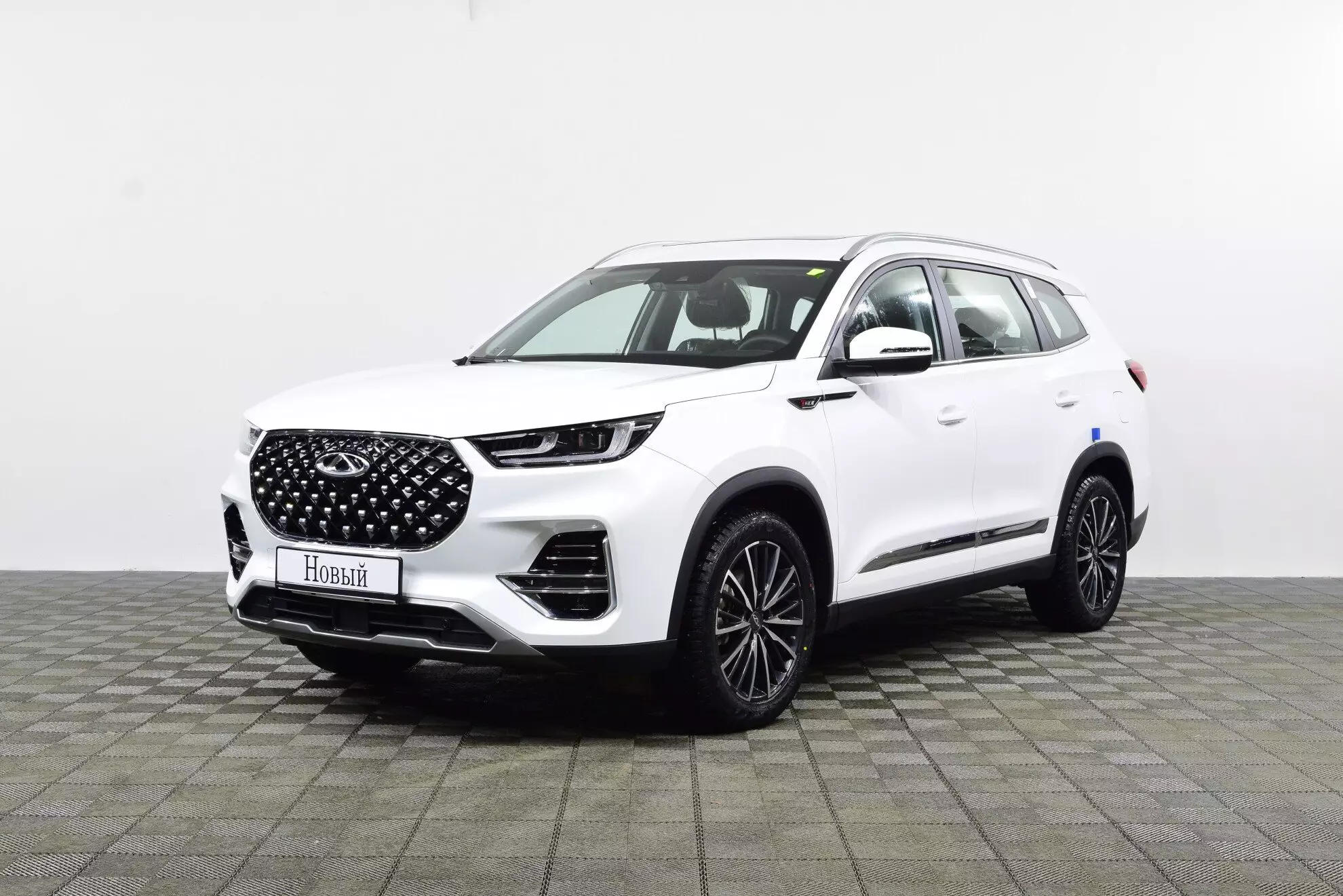 Автосалон: Chery Tiggo 8 Pro
