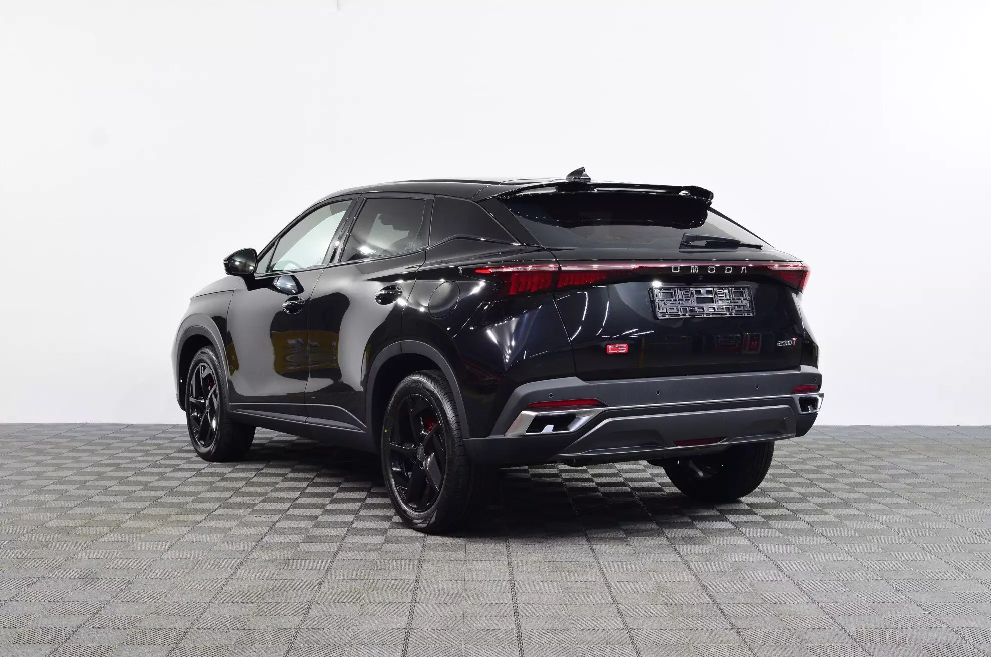 Автосалон: Omoda C5