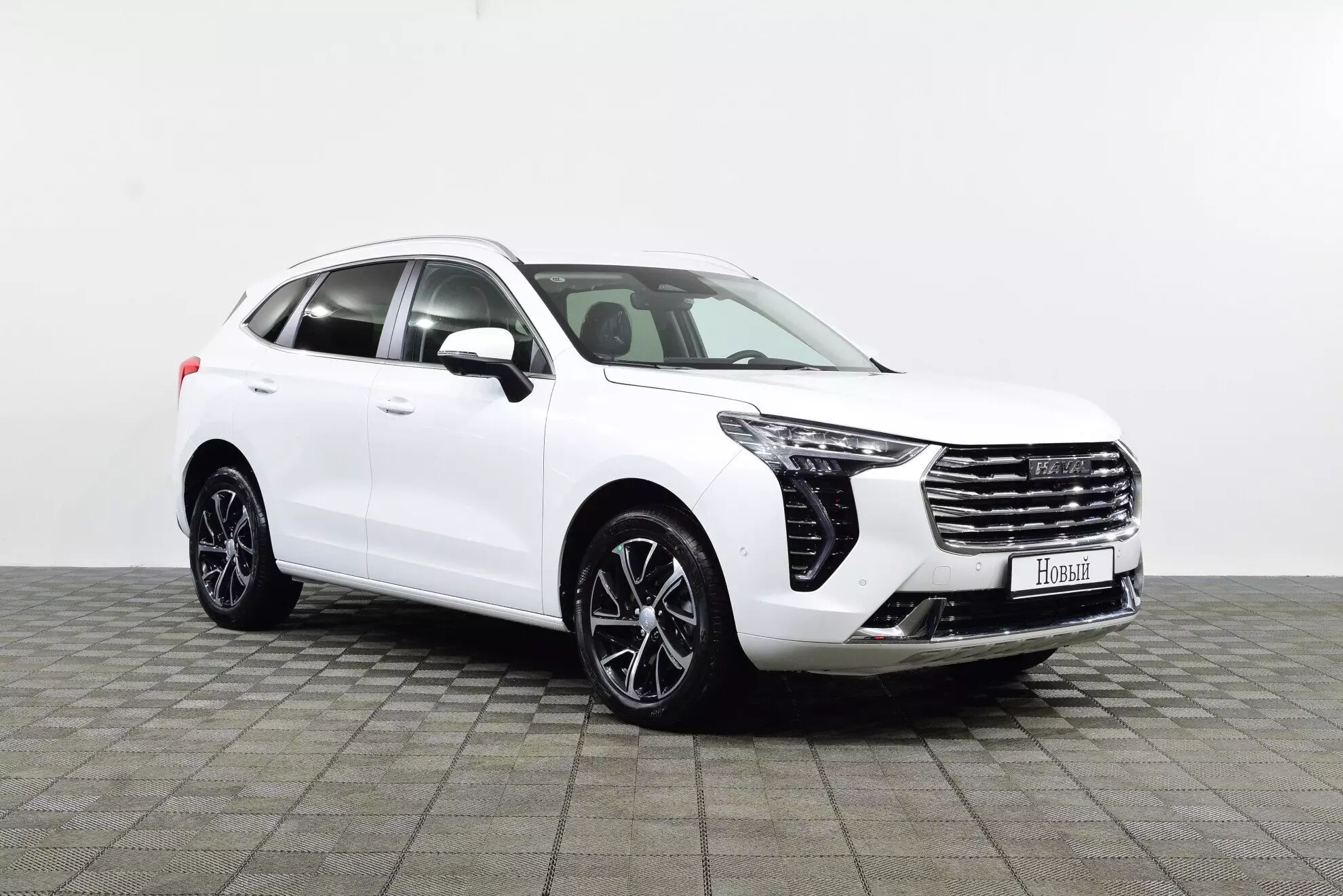 Автосалон: Haval Jolion