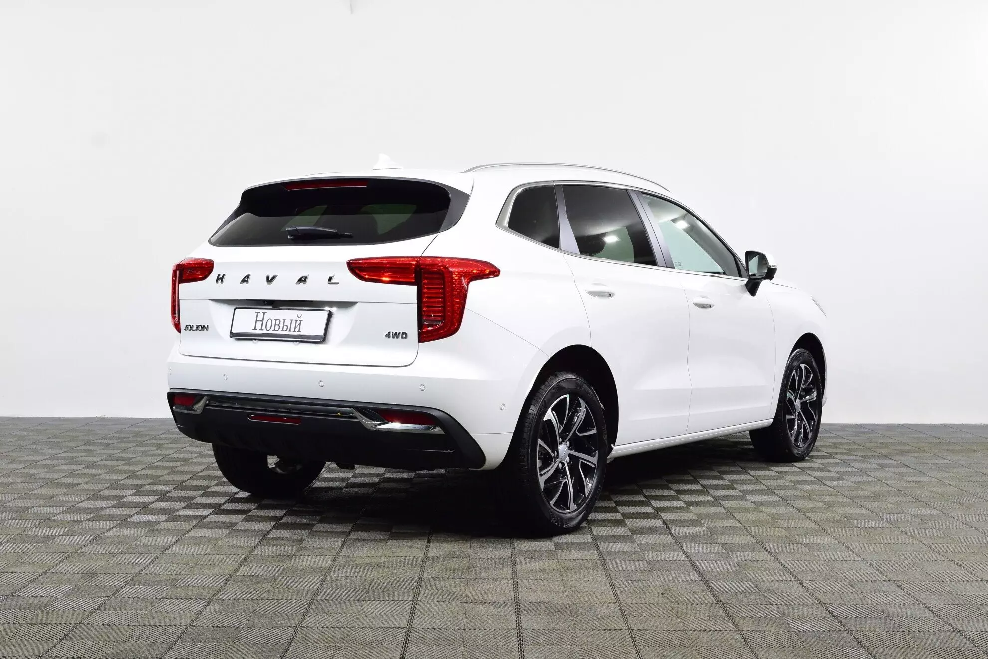 Автосалон: Haval Jolion