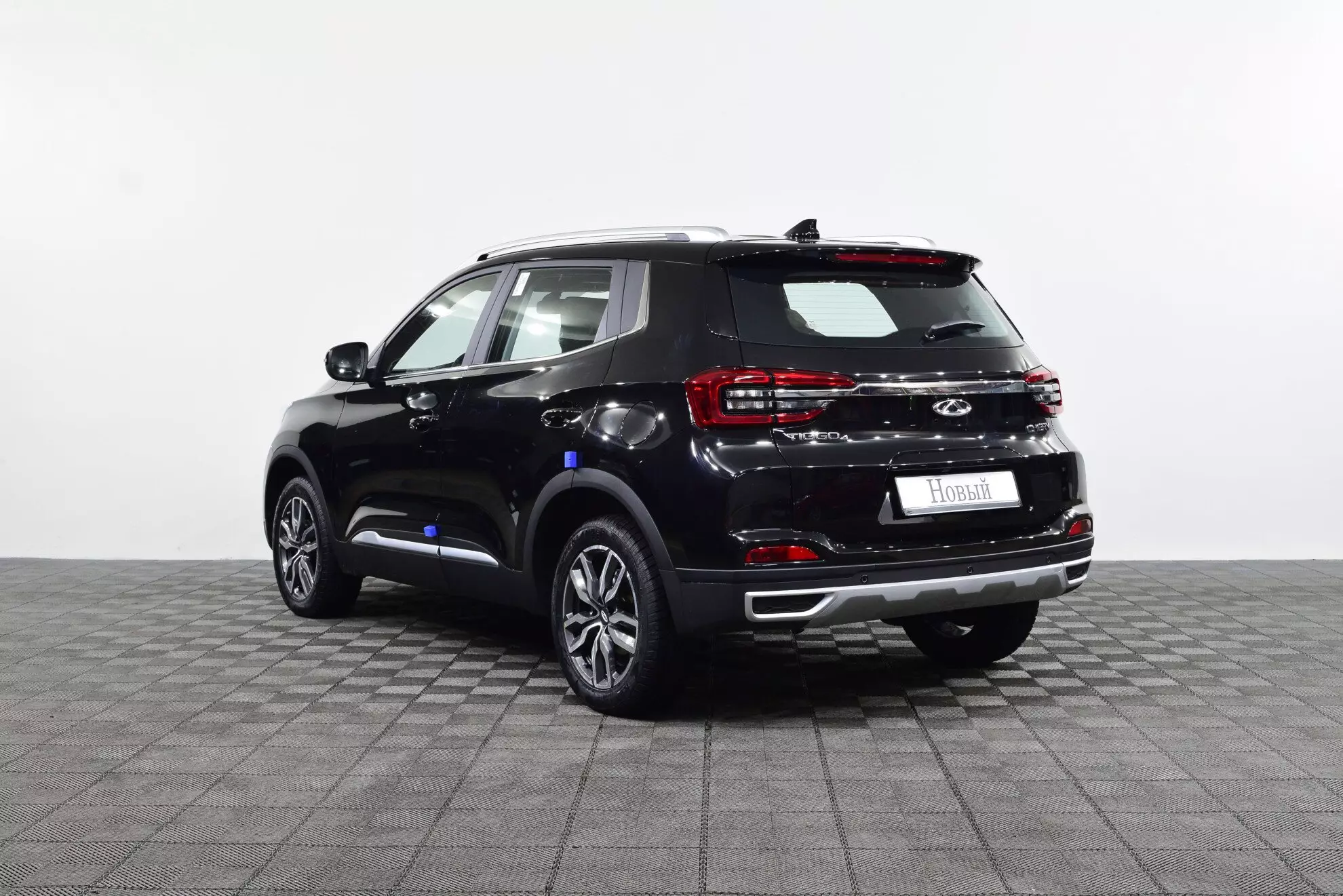 Автосалон: Chery Tiggo 4