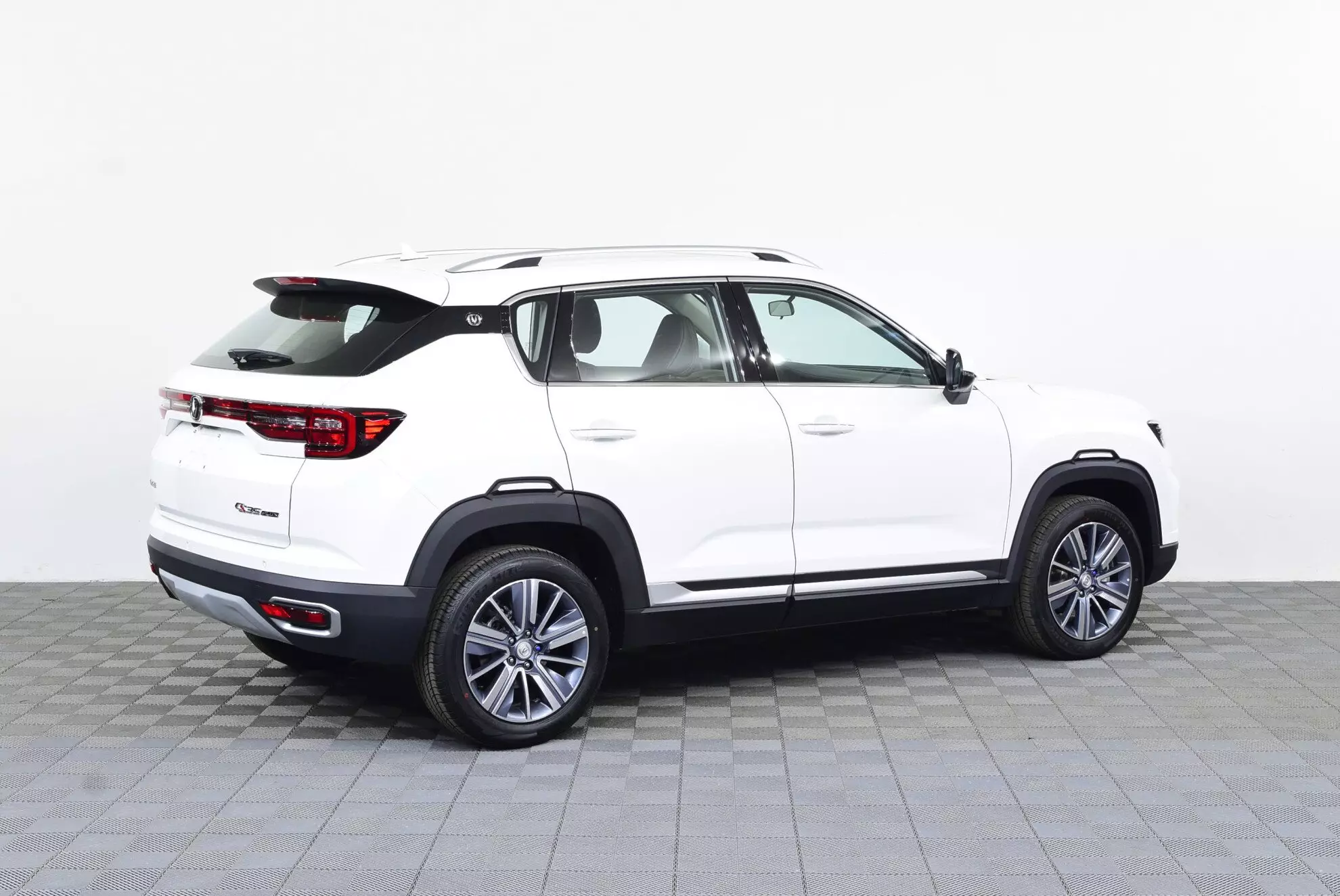 Автосалон: Changan CS35 Plus