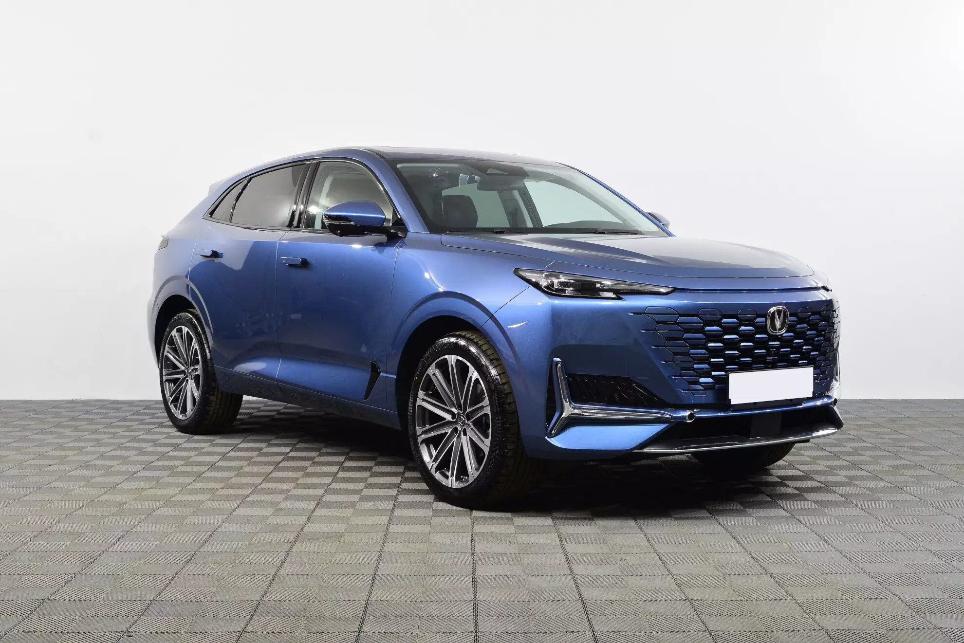Автосалон: Changan UNI-K