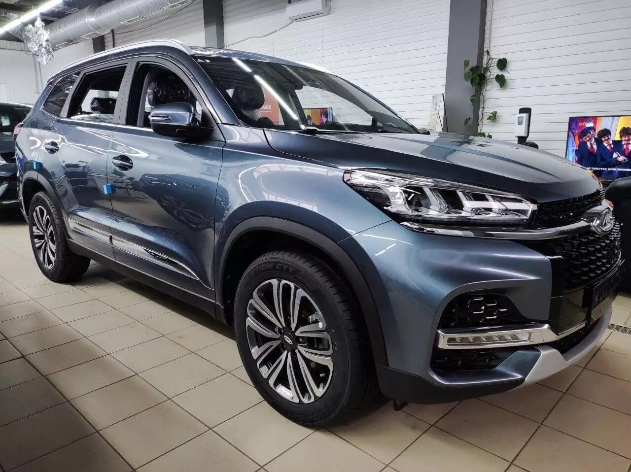 Автосалон: Chery Tiggo 8