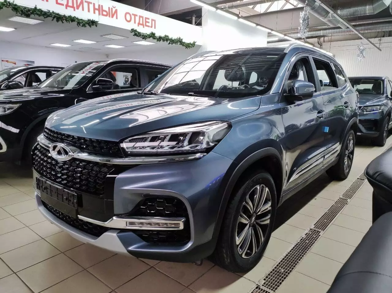 Автосалон: Chery Tiggo 8