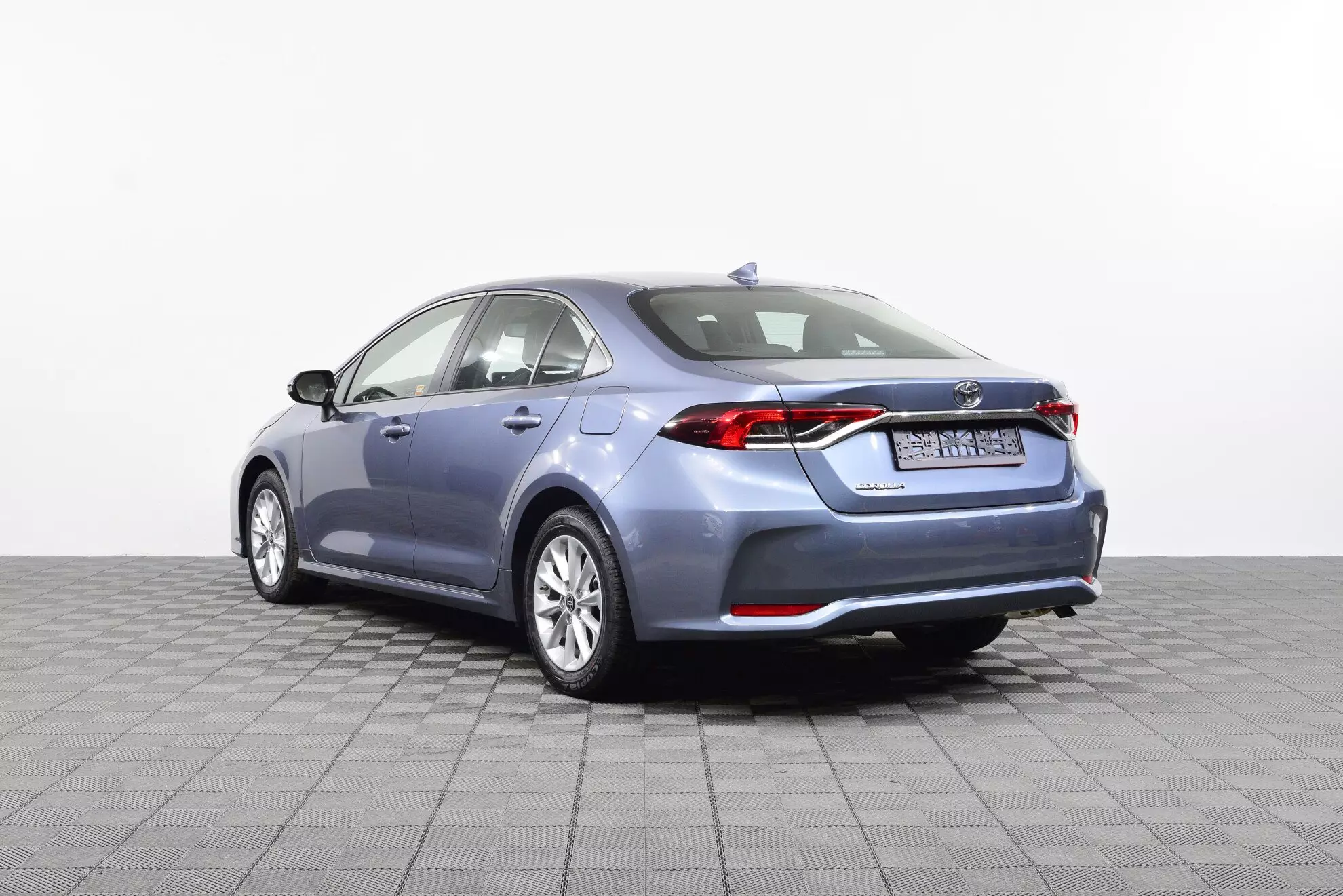 Автосалон: Toyota Corolla