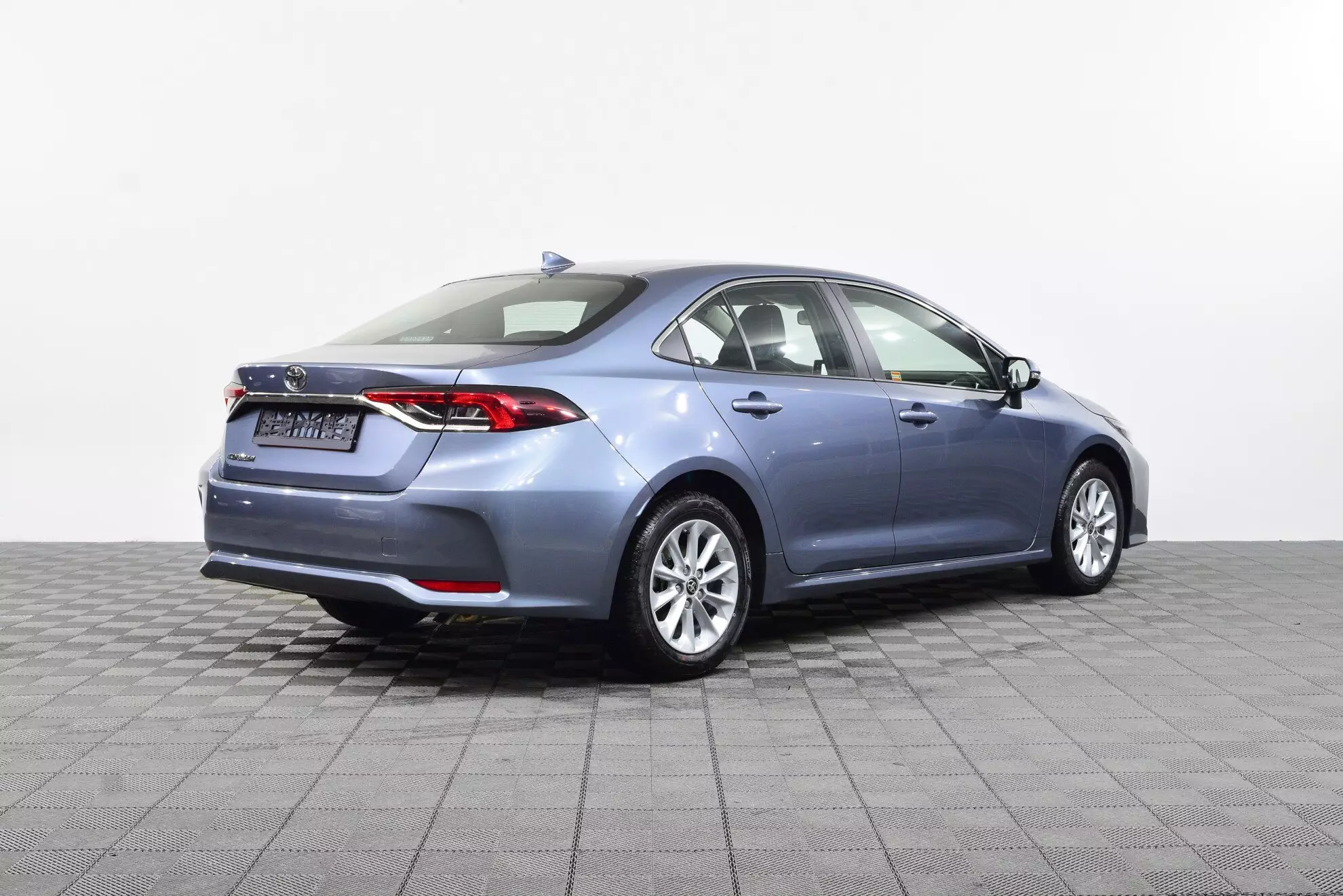 Автосалон: Toyota Corolla
