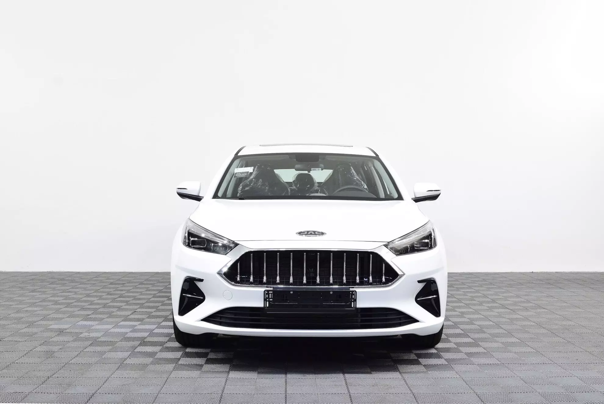 Автосалон: Jac J7