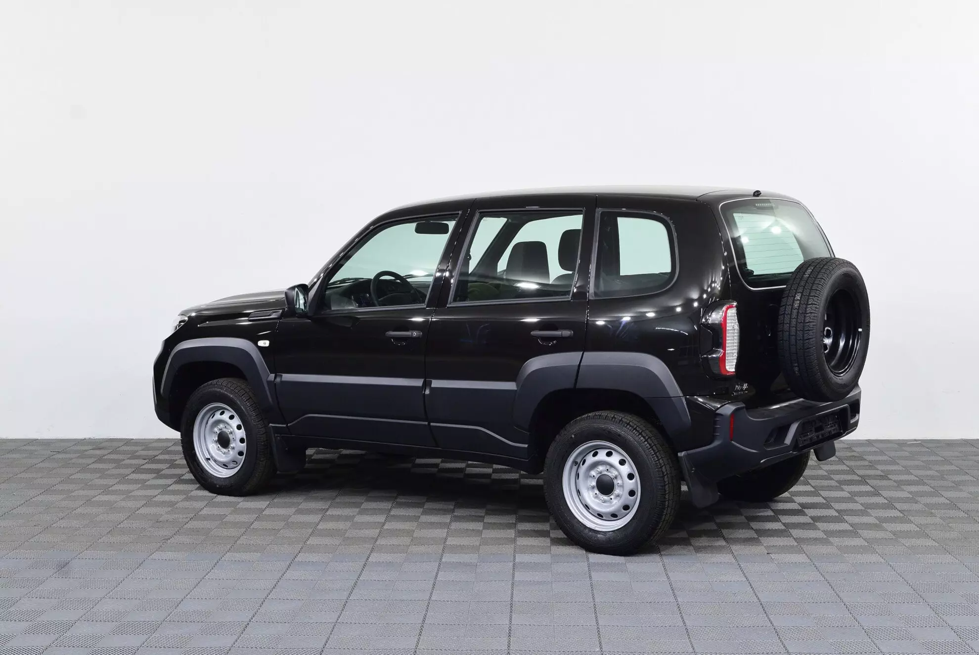 Автосалон: Lada Niva Travel