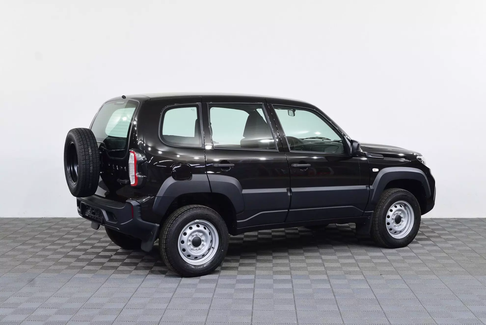 Автосалон: Lada Niva Travel