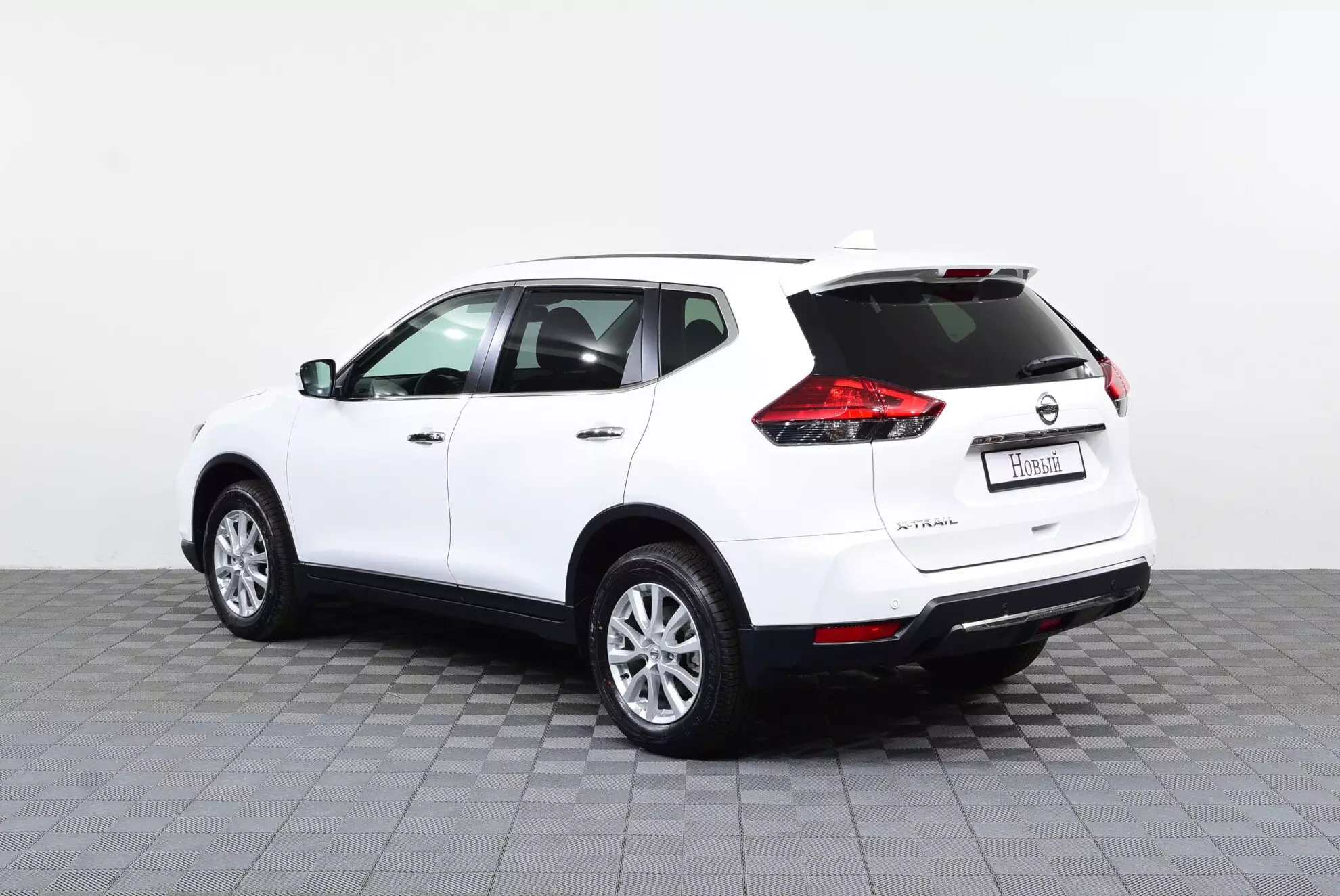 Автосалон: Nissan X-Trail