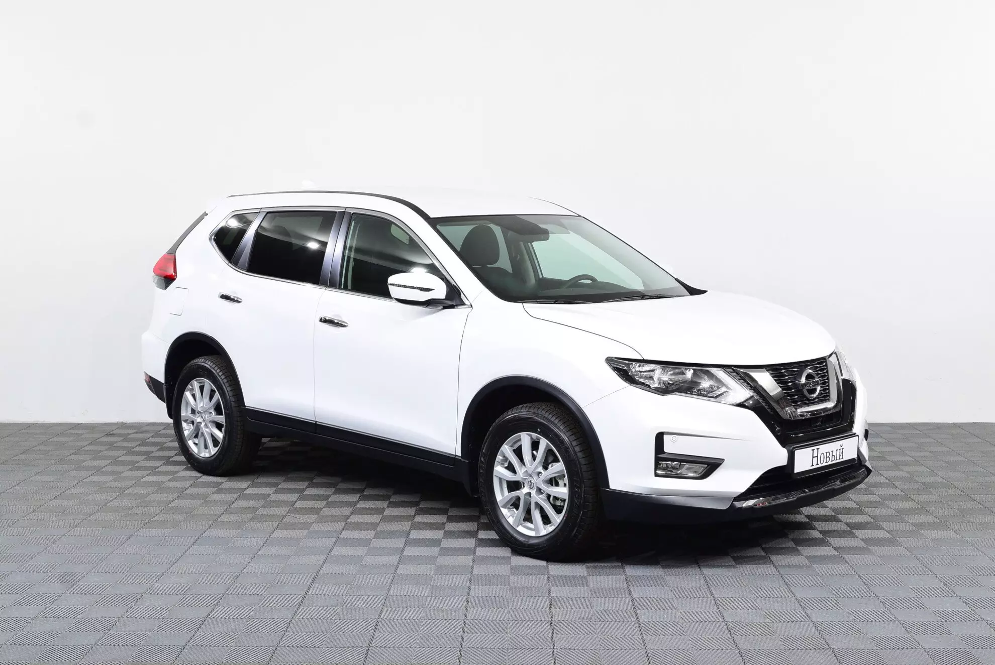 Автосалон: Nissan X-Trail