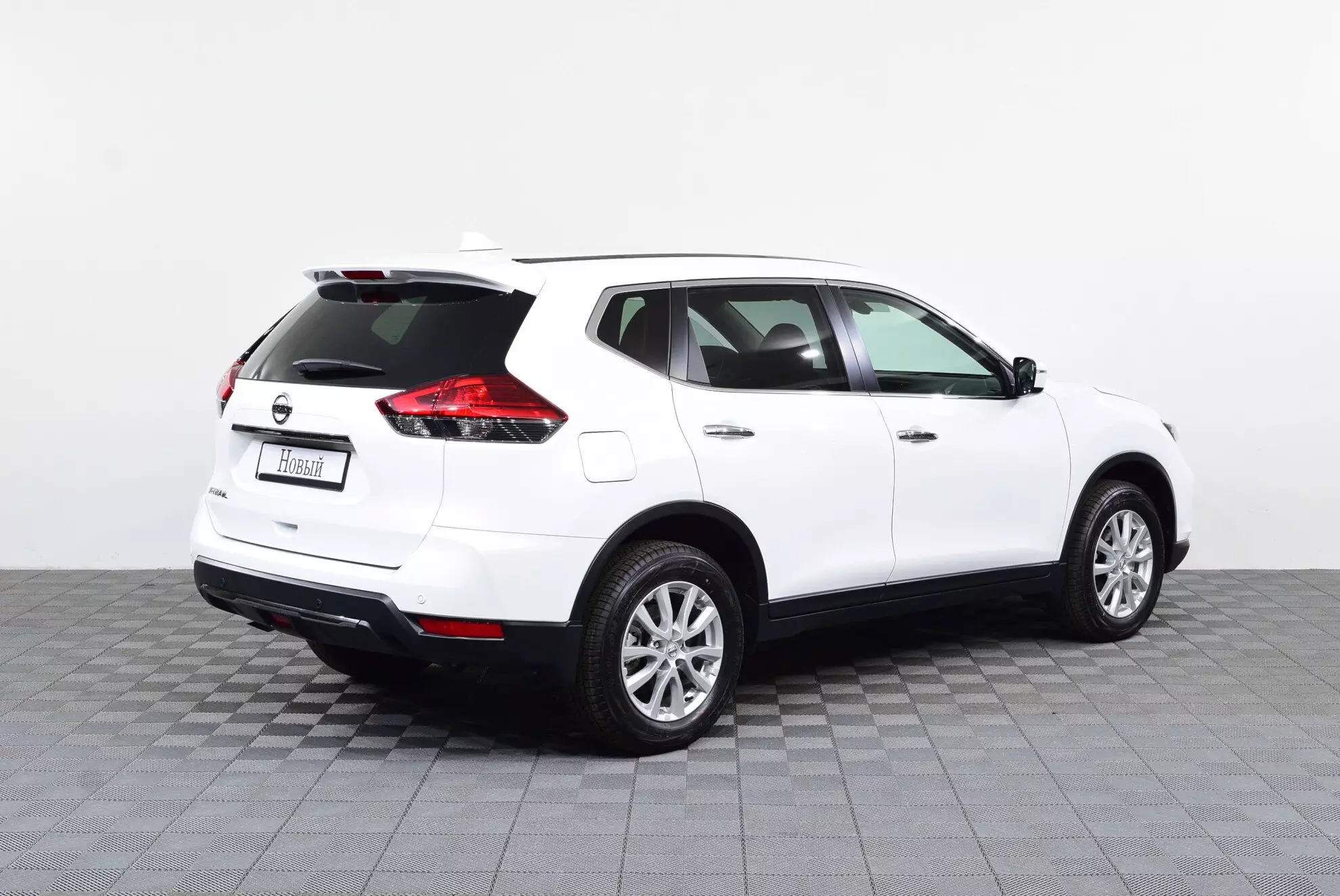 Автосалон: Nissan X-Trail
