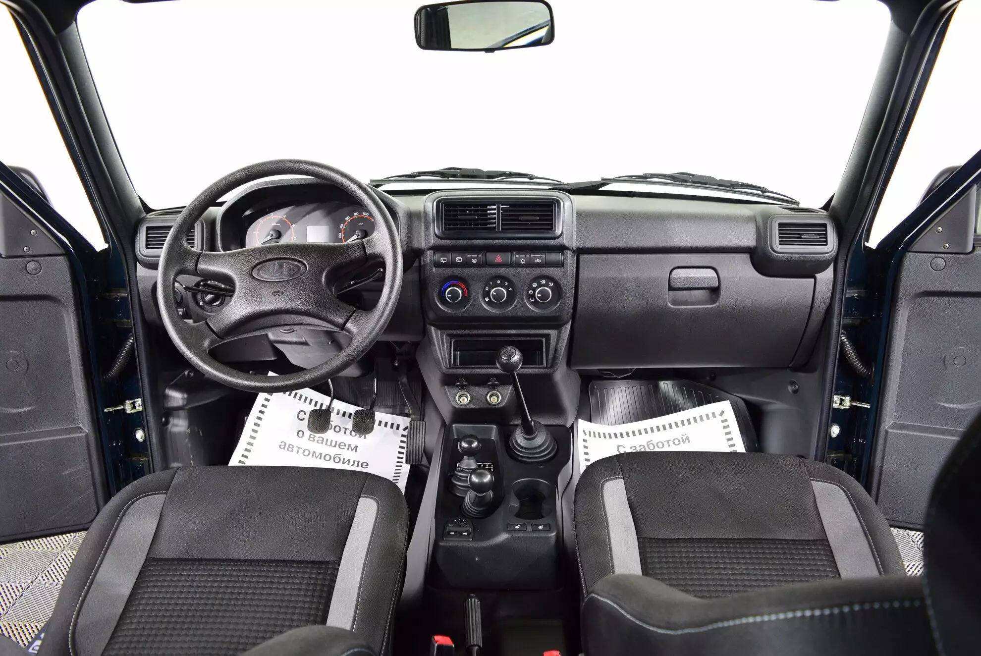 Автосалон: Lada Niva Legend 3D