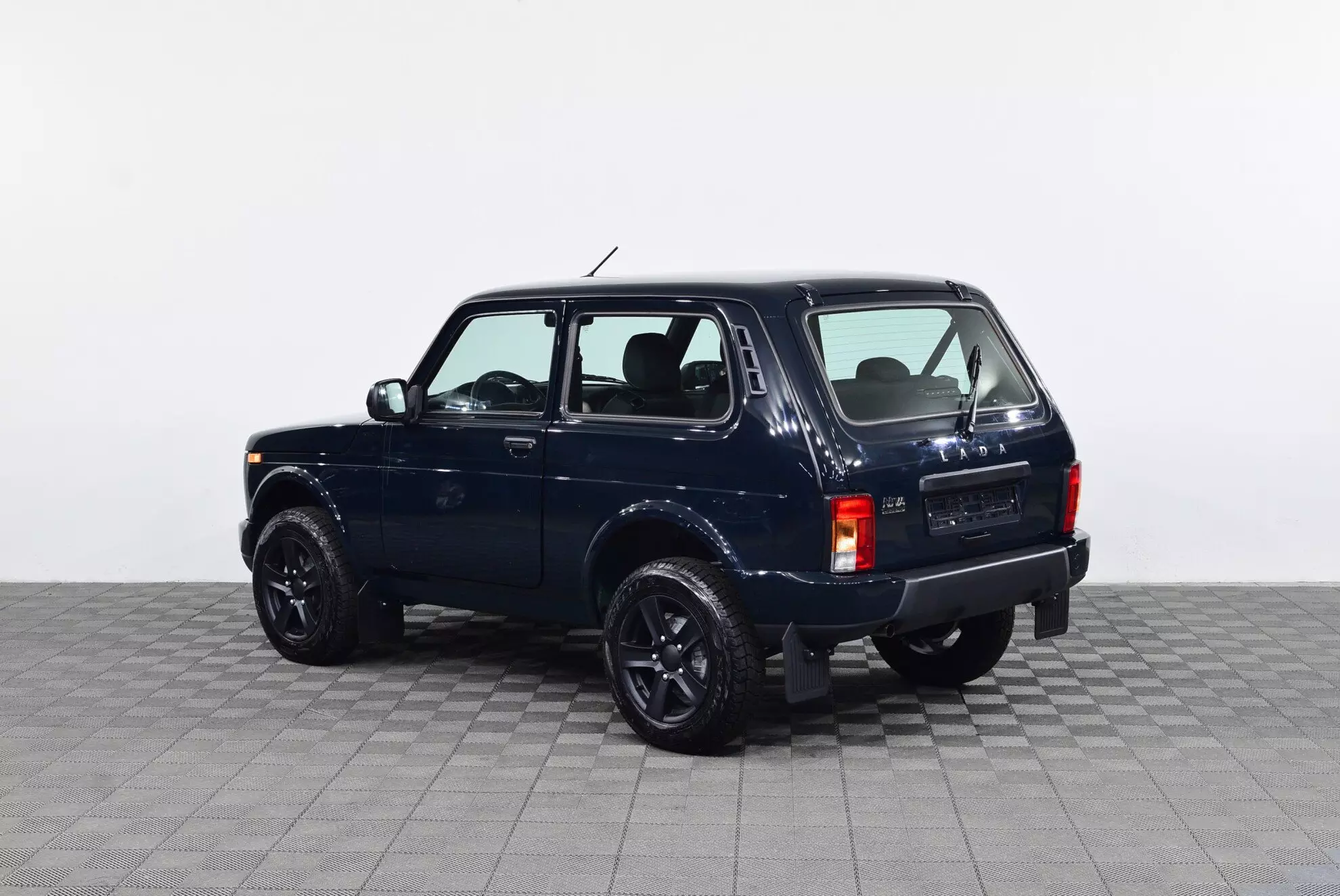 Автосалон: Lada Niva Legend 3D