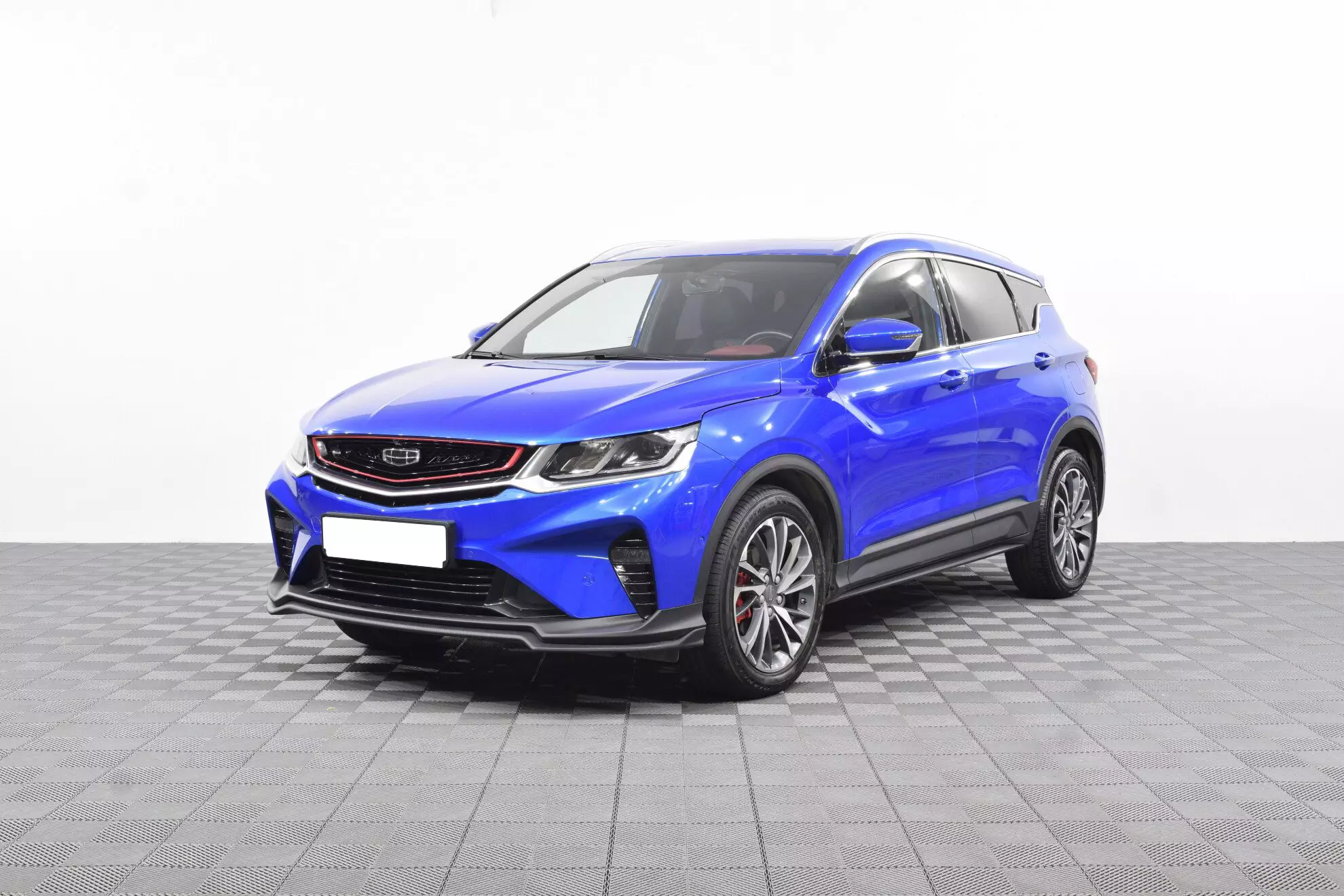 Автосалон: Geely Coolray