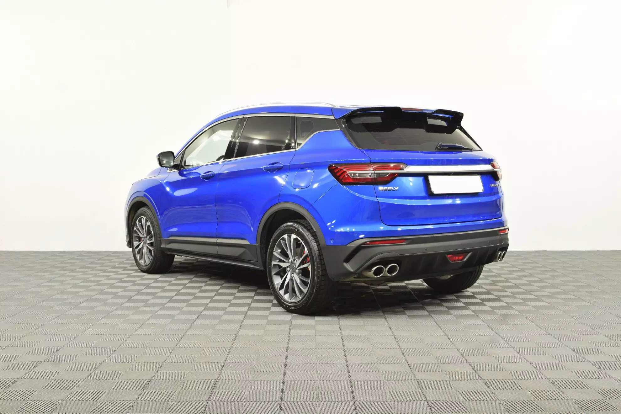 Автосалон: Geely Coolray