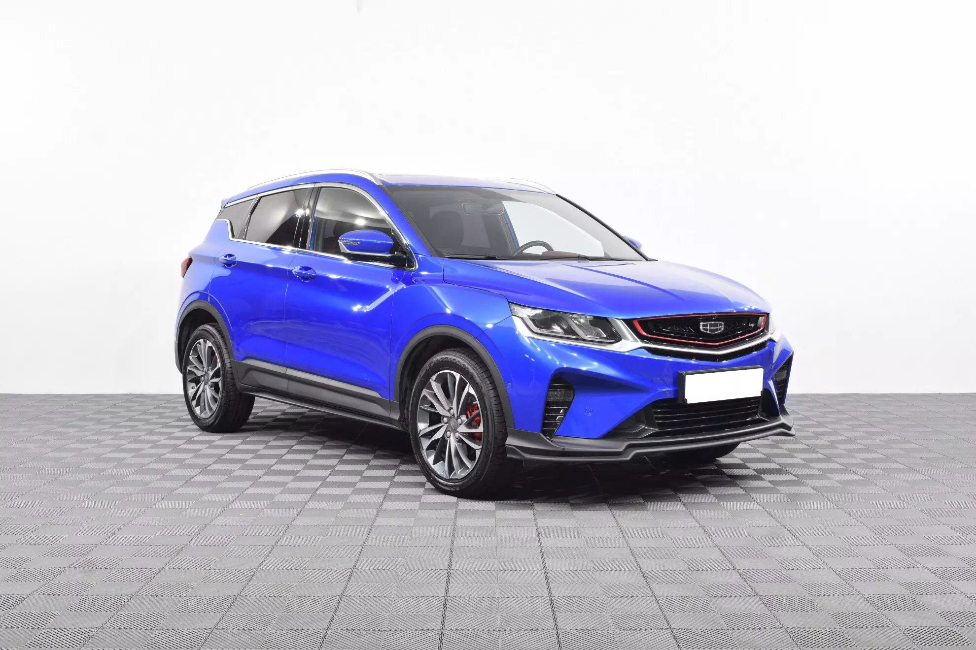 Автосалон: Geely Coolray