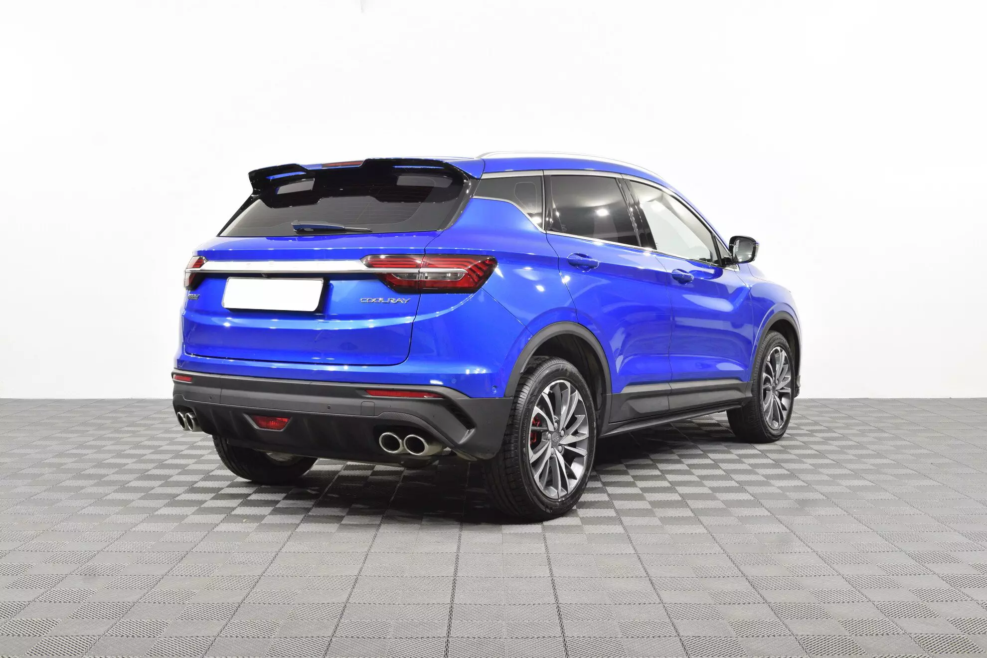 Автосалон: Geely Coolray