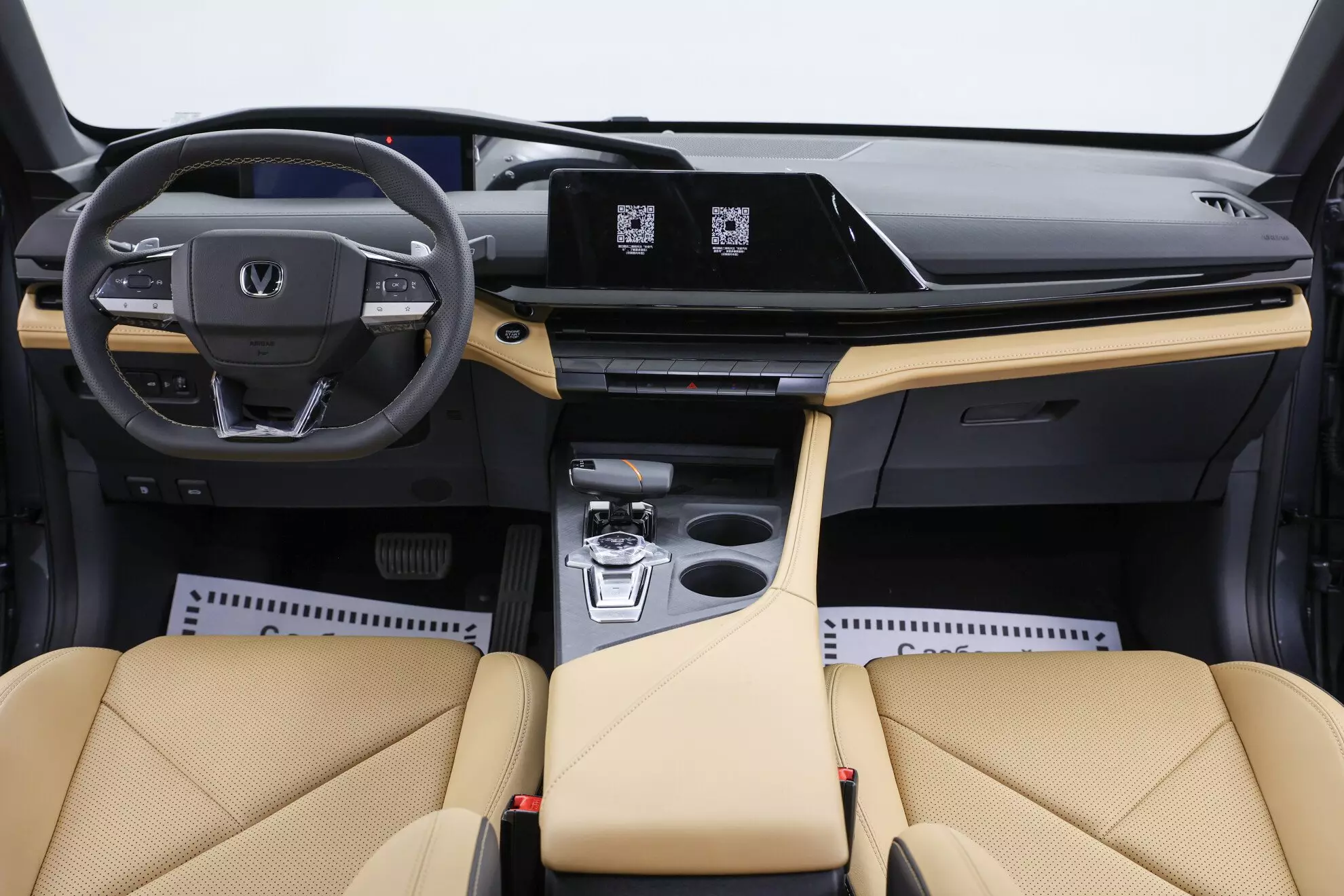 Автосалон: Changan UNI-V