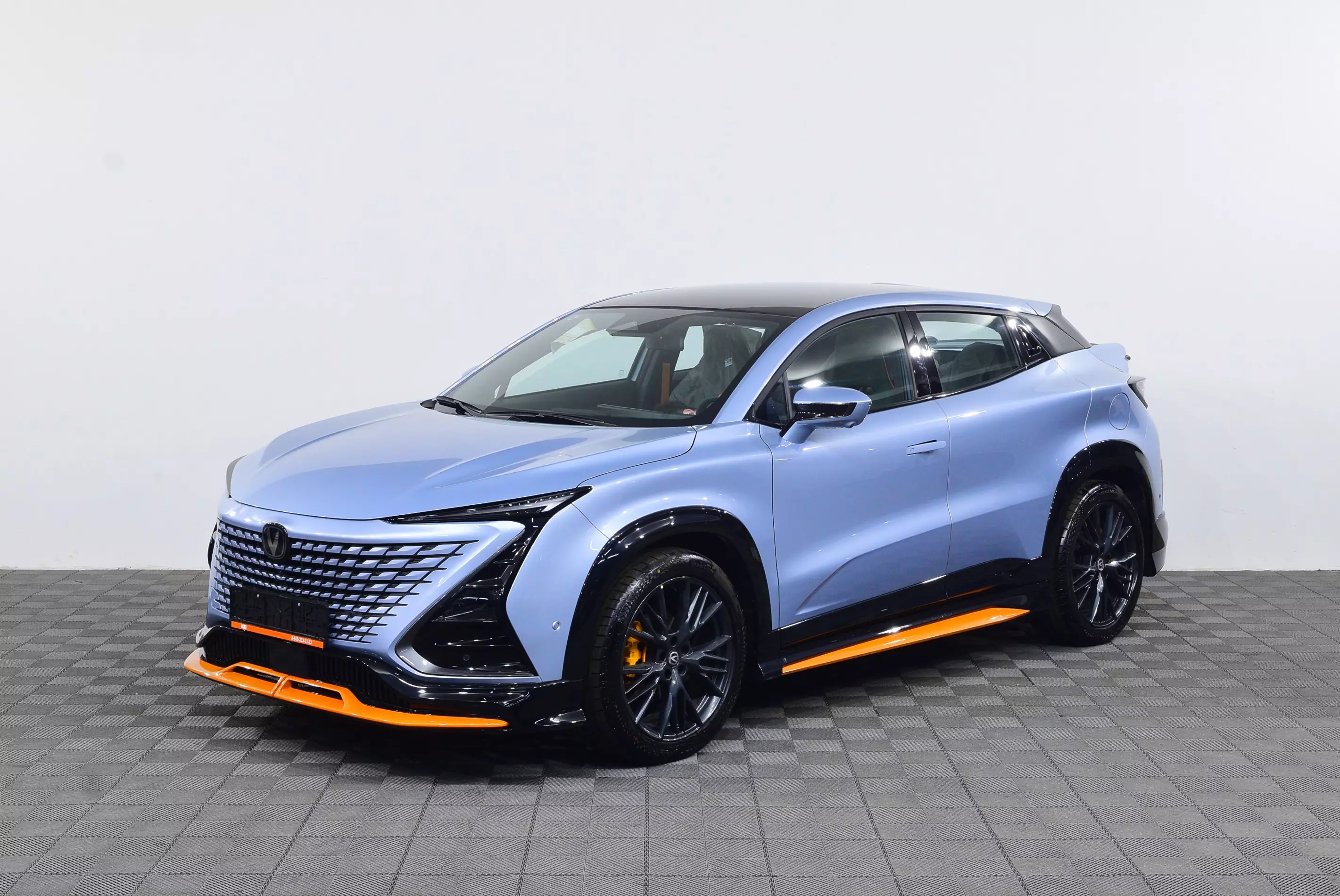 Автосалон: Changan UNI-T