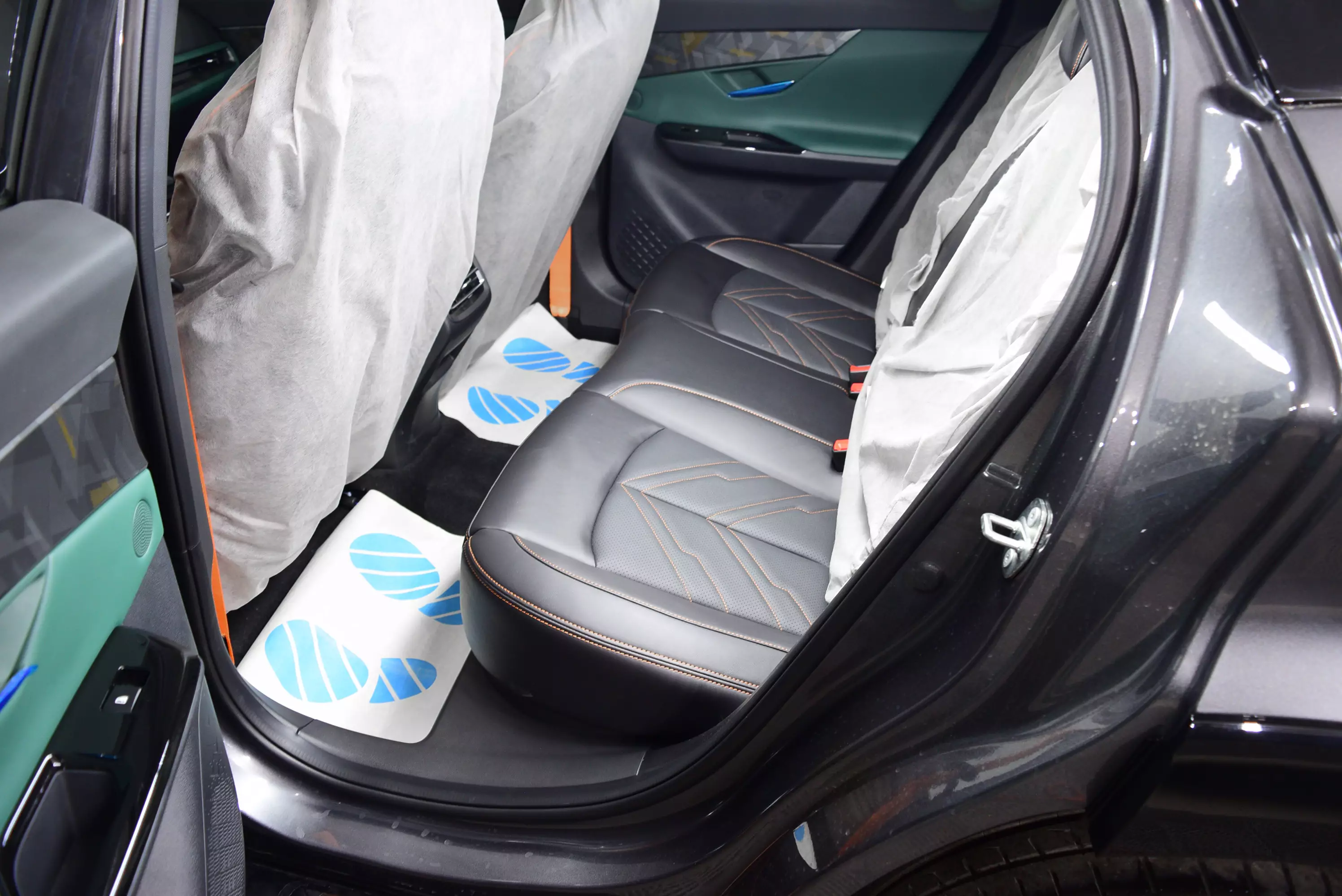 Автосалон: Changan UNI-T