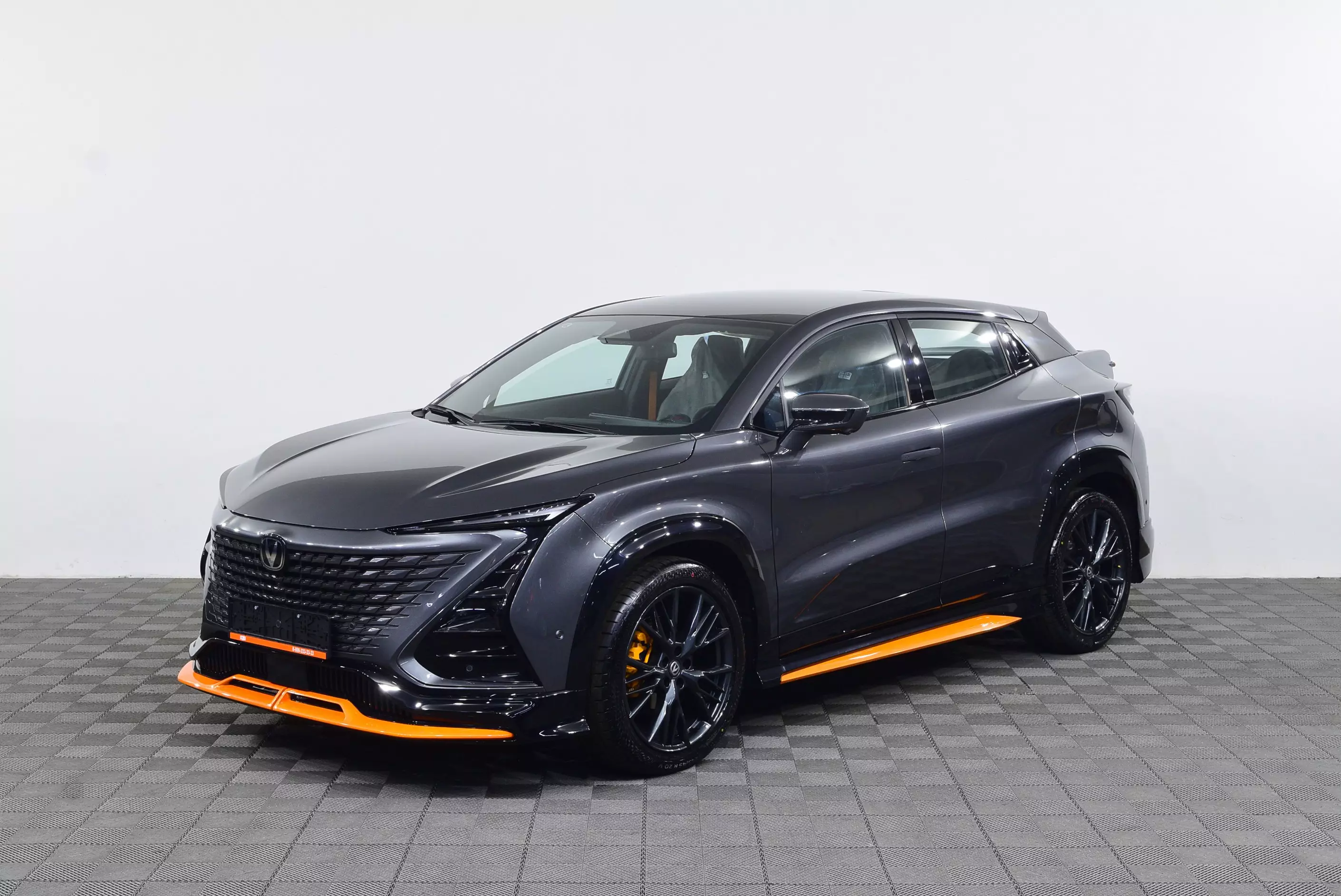 Автосалон: Changan UNI-T